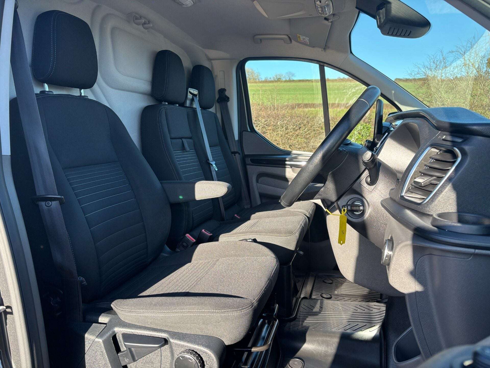 A 2019 FORD TRANSIT CUSTOM 300 L2 H2 Limited 130 ps Panel Van A 2019 FORD TRANSIT CUSTOM 300 L2 H2 Limited 130 ps Panel Van