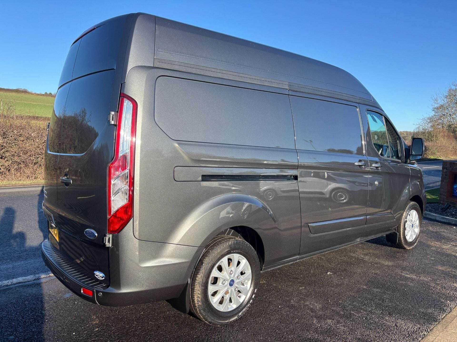A 2019 FORD TRANSIT CUSTOM 300 L2 H2 Limited 130 ps Panel Van A 2019 FORD TRANSIT CUSTOM 300 L2 H2 Limited 130 ps Panel Van