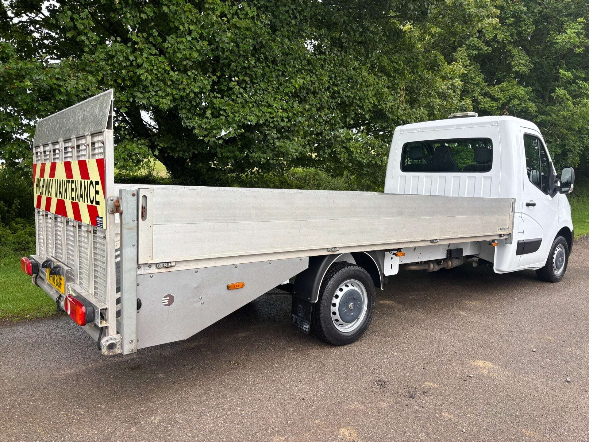 A 2018 VAUXHALL MOVANO L3H1 F3500 135 ps Lawn Mower Beavertail Truck A 2018 VAUXHALL MOVANO L3H1 F3500 135 ps Lawn Mower Beavertail Truck