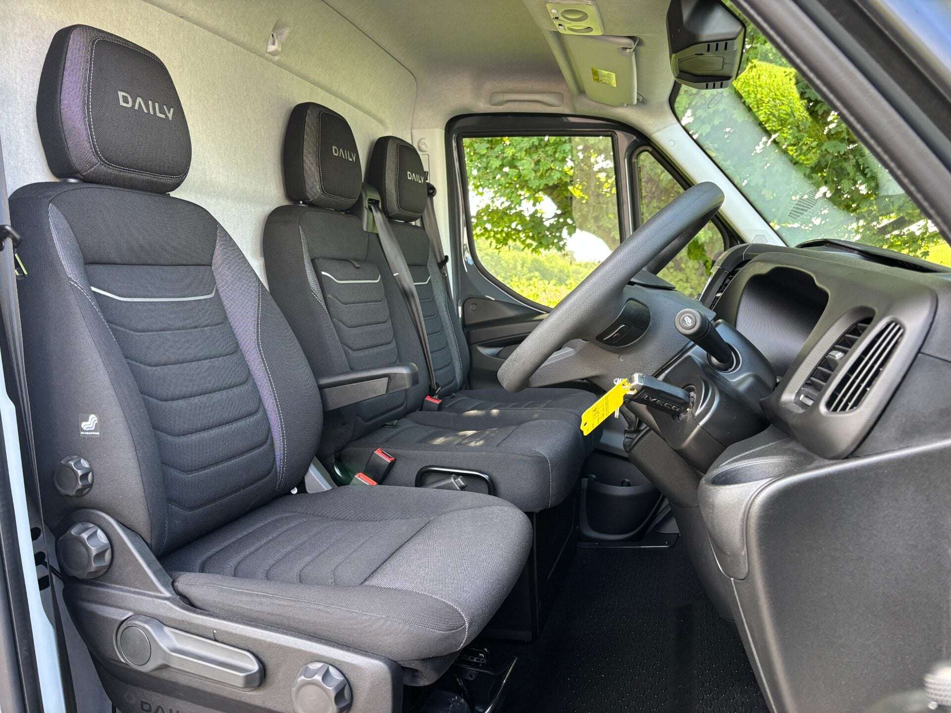 A 2026 IVECO DAILY 35C18H 3750WB Arborous Toolbox Tipper - Comfort Pack A 2026 IVECO DAILY 35C18H 3750WB Arborous Toolbox Tipper - Comfort Pack