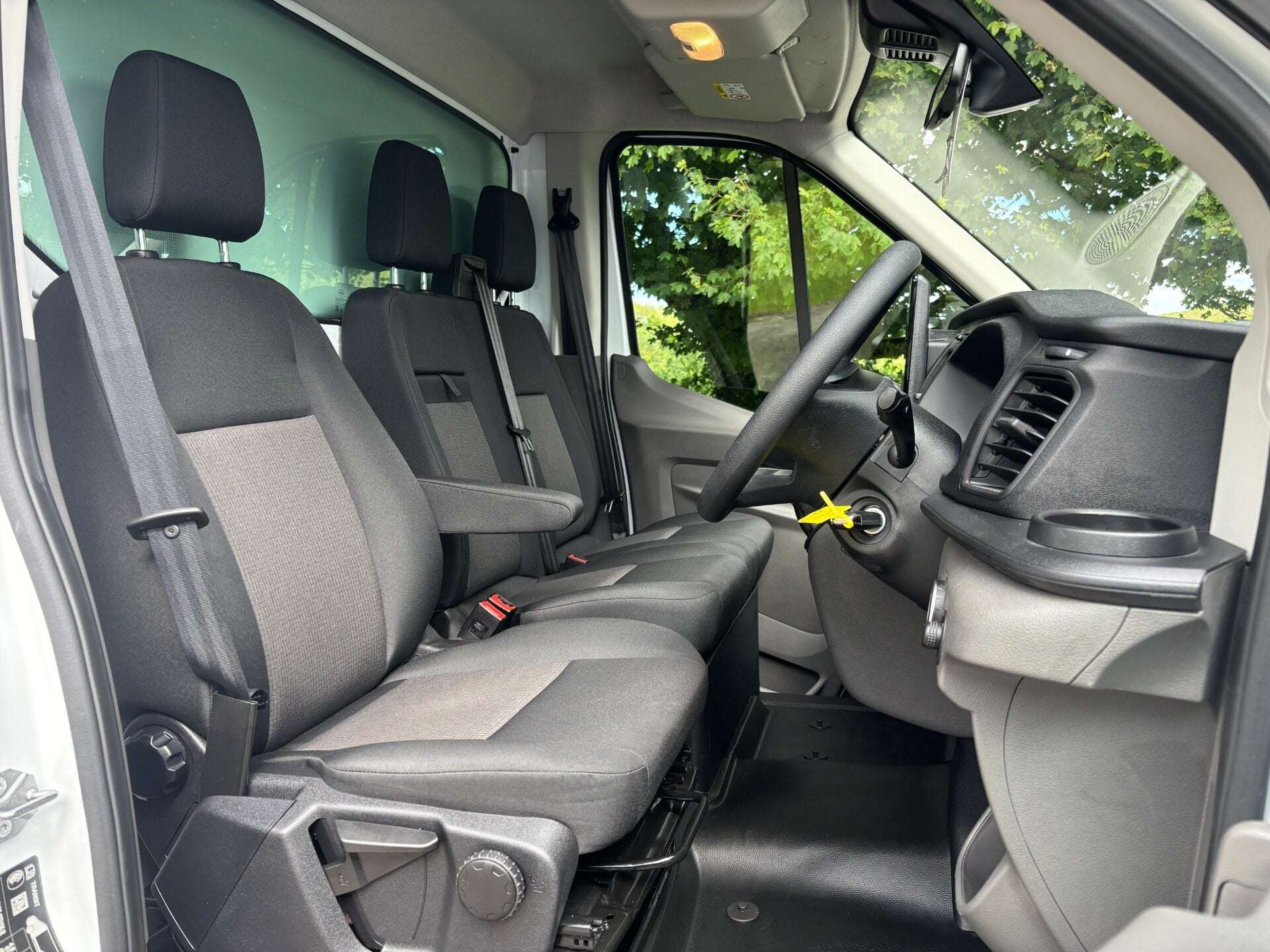 A 2026 FORD TRANSIT 350 Drw L4 Leader Luton with Tail Lift - Air Con / Rear Camera A 2026 FORD TRANSIT 350 Drw L4 Leader Luton with Tail Lift - Air Con / Rear Camera