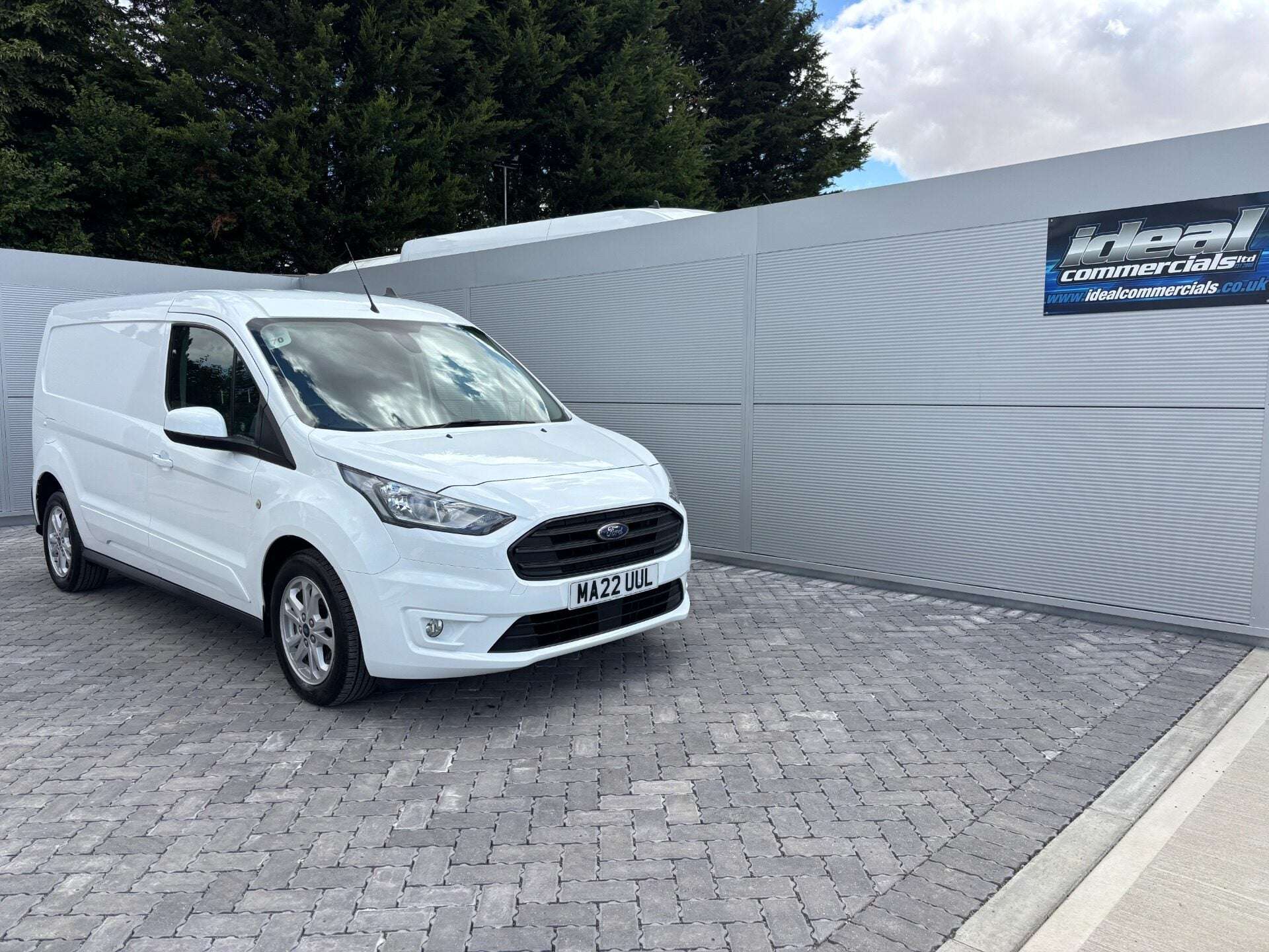 A 2022 FORD TRANSIT CONNECT 240 L2 Limited 120 ps Panel Van A 2022 FORD TRANSIT CONNECT 240 L2 Limited 120 ps Panel Van