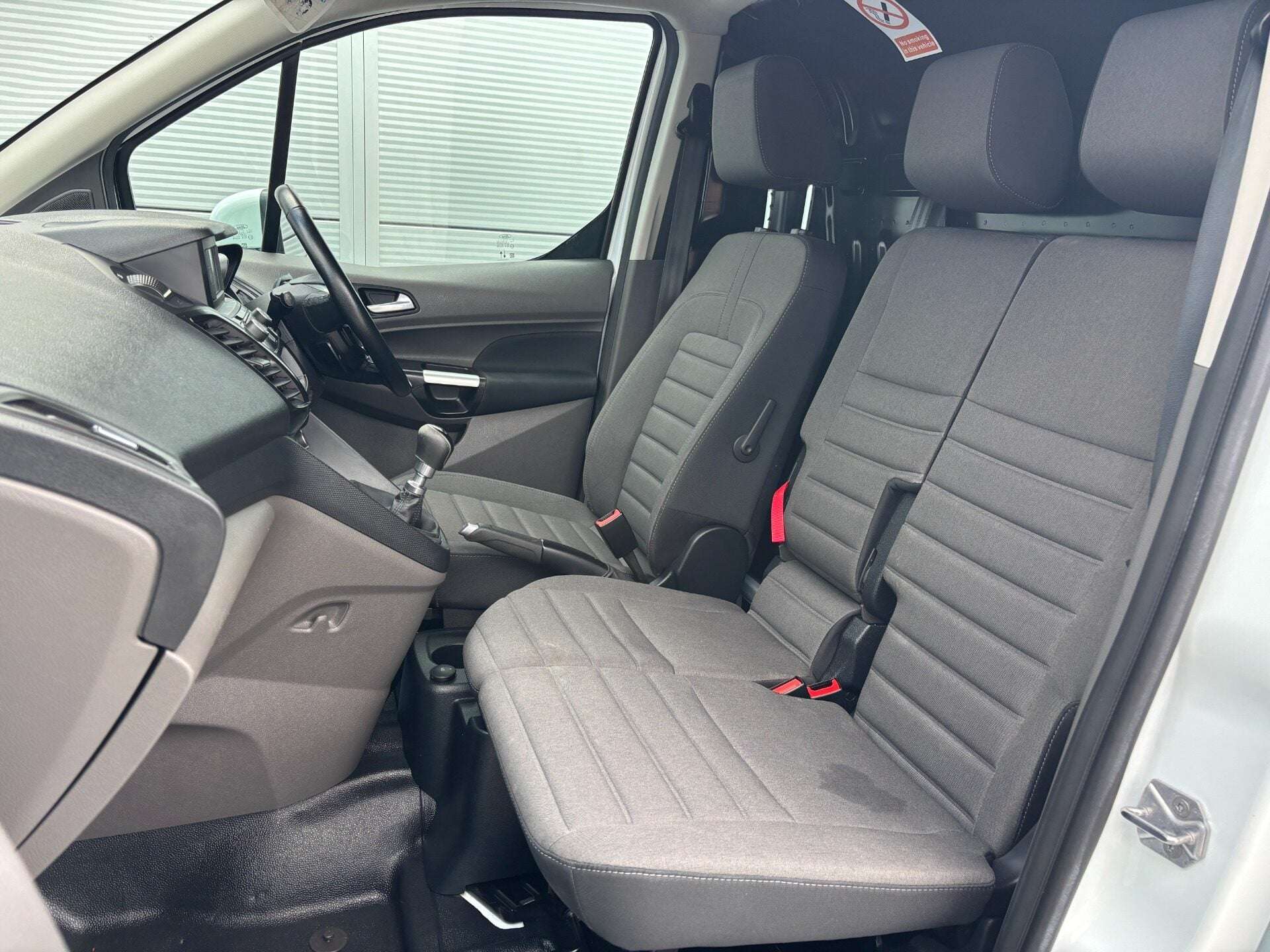 A 2022 FORD TRANSIT CONNECT 240 L2 Limited 120 ps Panel Van A 2022 FORD TRANSIT CONNECT 240 L2 Limited 120 ps Panel Van