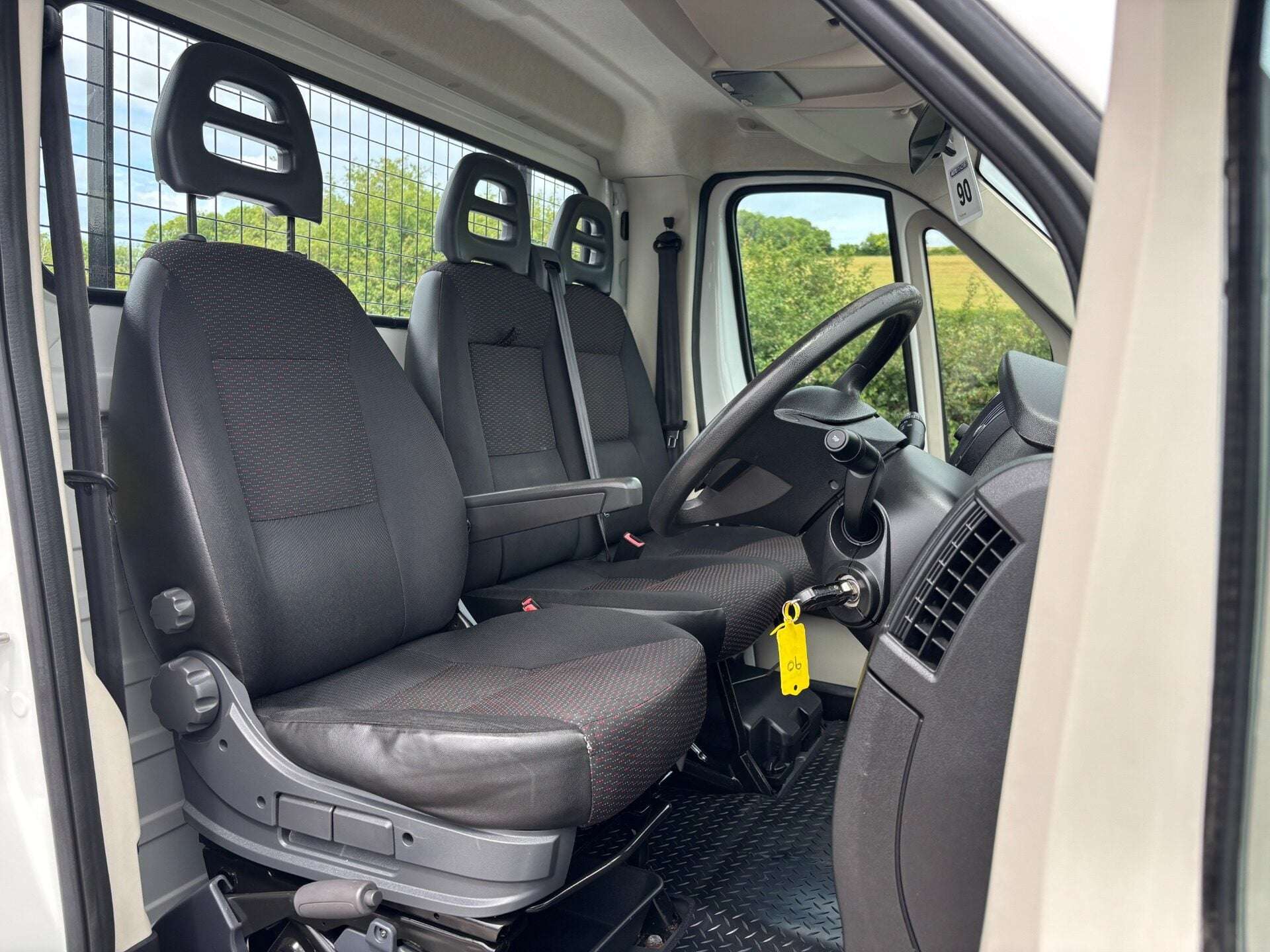 A 2016 CITROEN RELAY 35 L2 Single Cab Tipper - Air Con / New Body A 2016 CITROEN RELAY 35 L2 Single Cab Tipper - Air Con / New Body