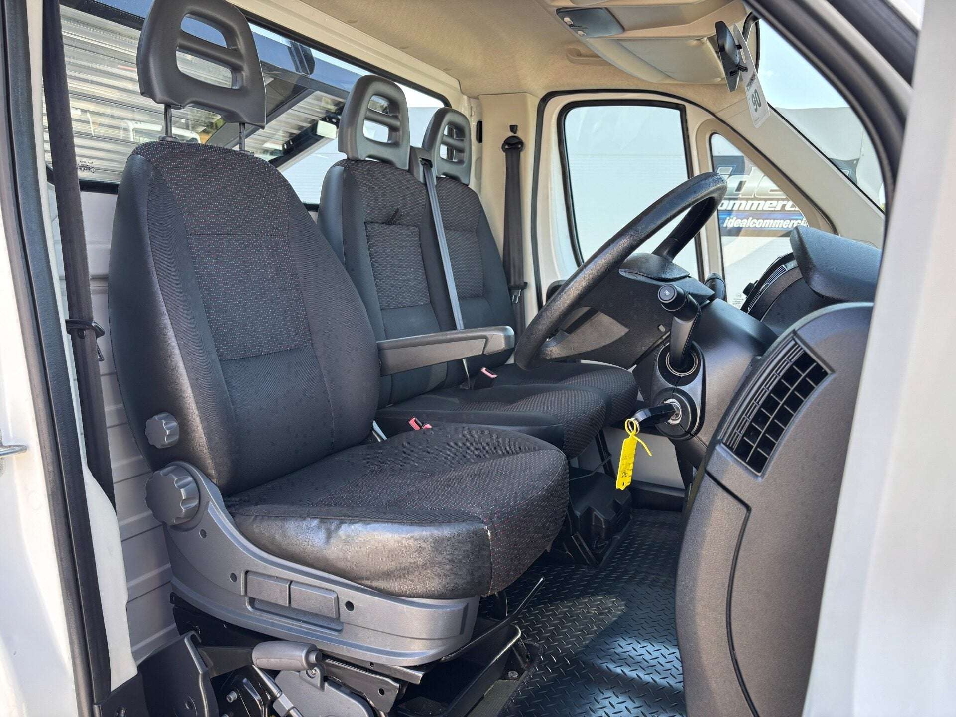 A 2016 CITROEN RELAY 35 L2 Single Cab Tipper - Air Con / New Body A 2016 CITROEN RELAY 35 L2 Single Cab Tipper - Air Con / New Body