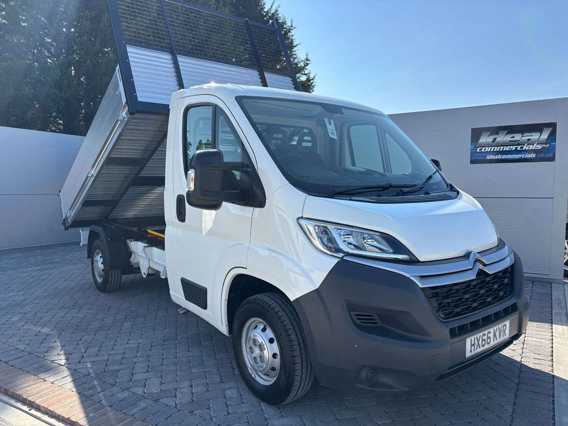 A 2016 CITROEN RELAY 35 L2 Single Cab Tipper - Air Con / New Body A 2016 CITROEN RELAY 35 L2 Single Cab Tipper - Air Con / New Body