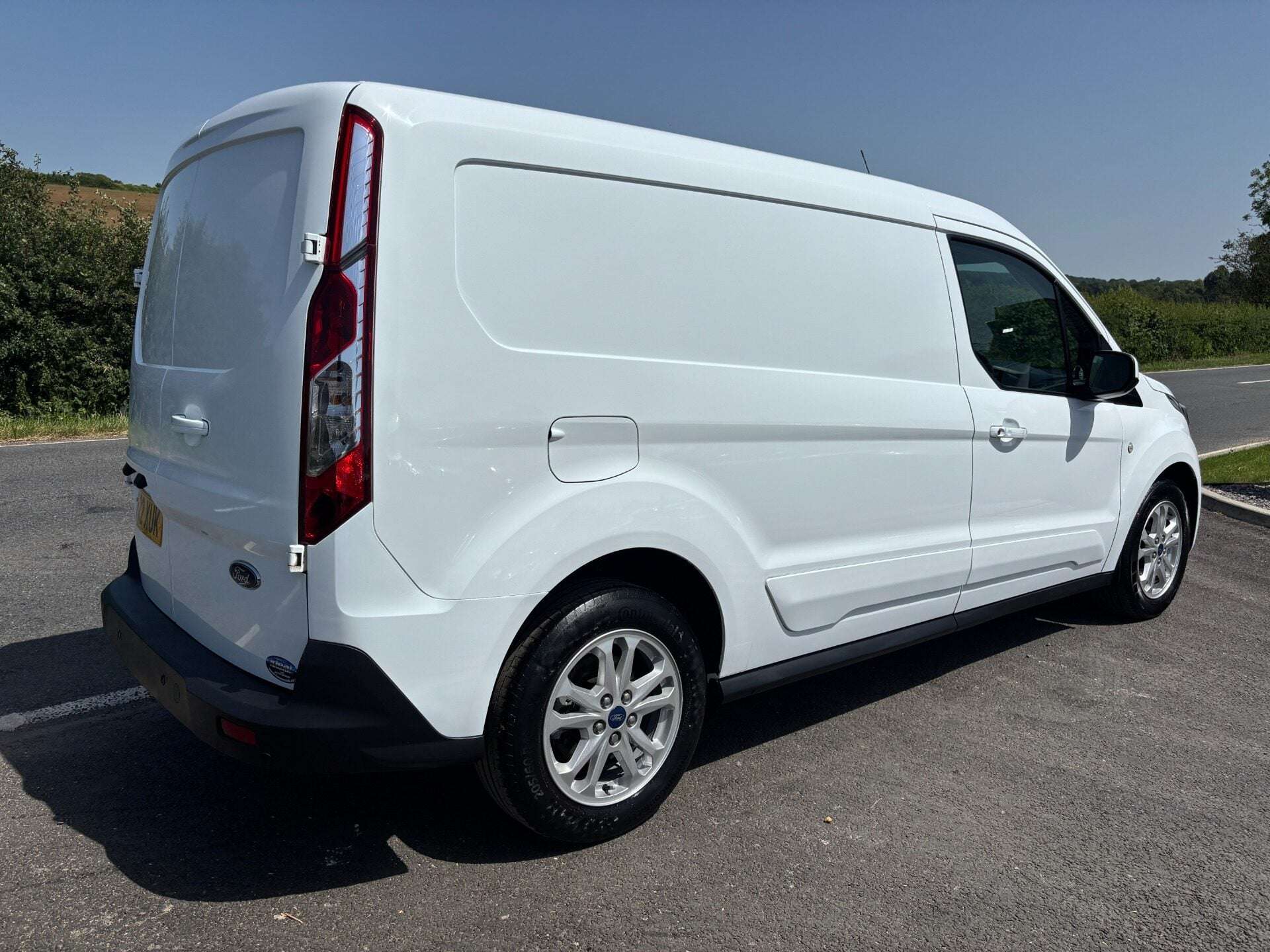A 2022 FORD TRANSIT CONNECT 240 L2 Limited 120 ps Panel Van A 2022 FORD TRANSIT CONNECT 240 L2 Limited 120 ps Panel Van