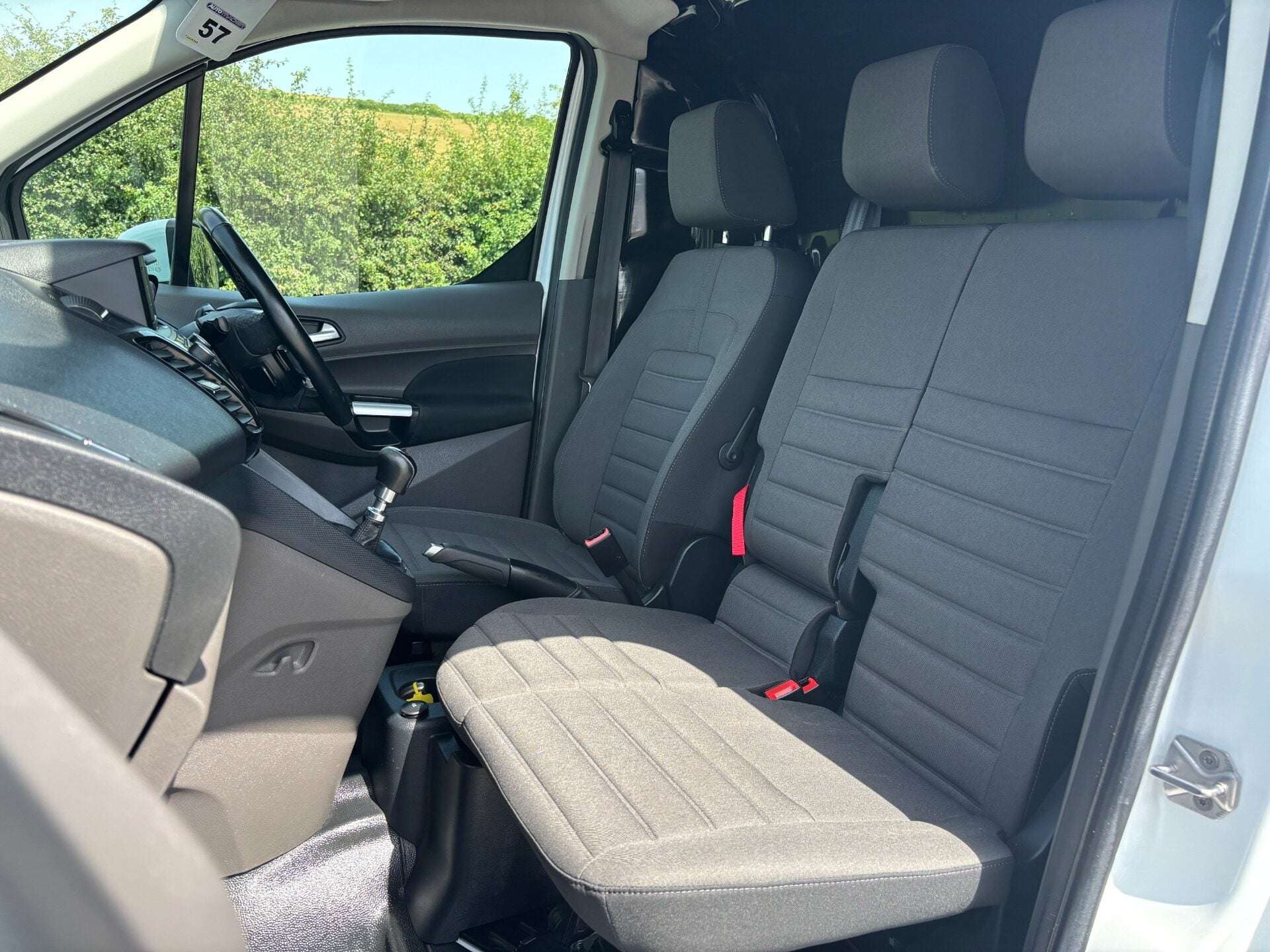 A 2022 FORD TRANSIT CONNECT 240 L2 Limited 120 ps Panel Van A 2022 FORD TRANSIT CONNECT 240 L2 Limited 120 ps Panel Van