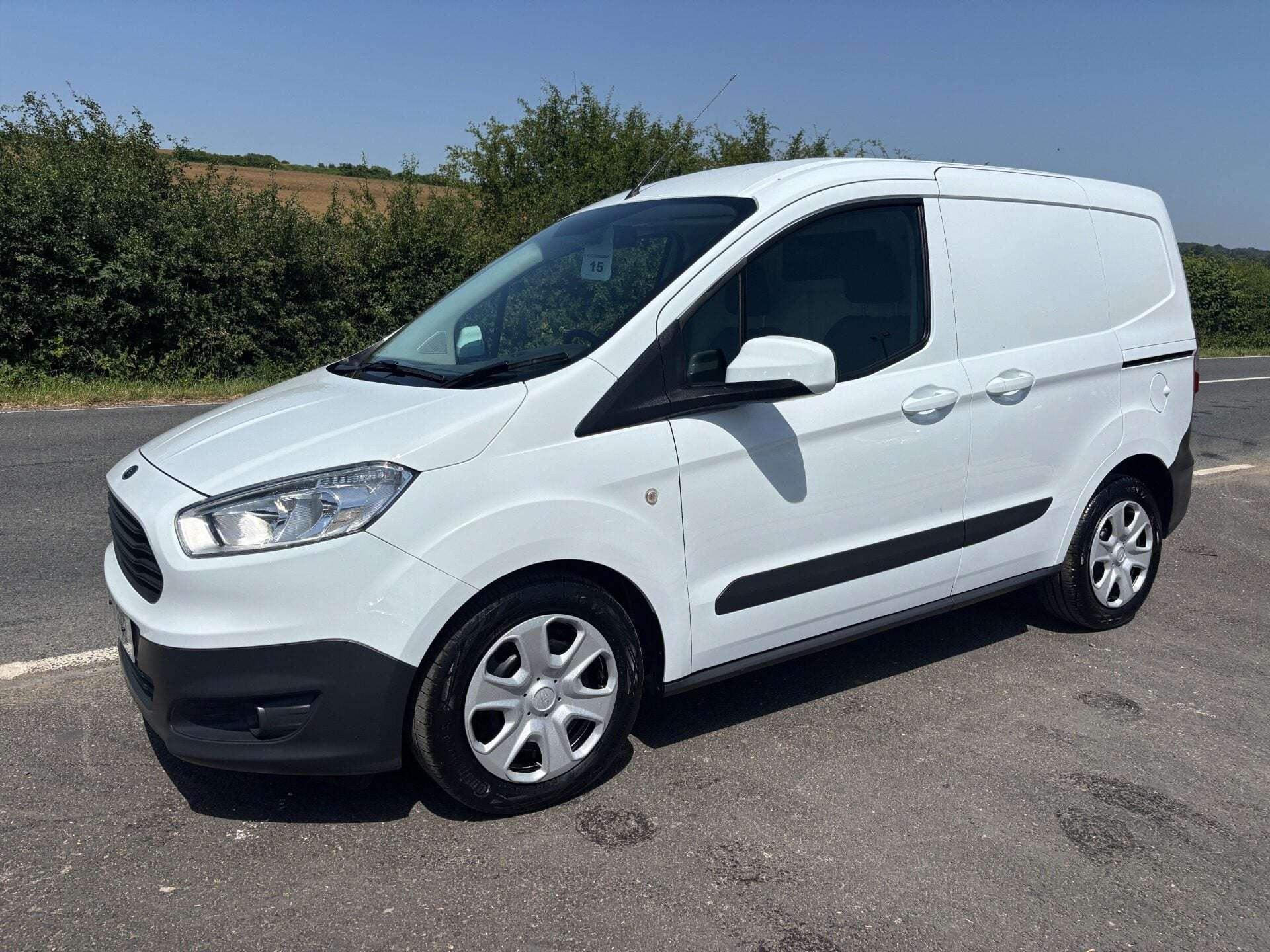 A 2018 FORD TRANSIT COURIER Trend 1.0 Ecoboost 100ps Panel Van - Tailgate / Air Con A 2018 FORD TRANSIT COURIER Trend 1.0 Ecoboost 100ps Panel Van - Tailgate / Air Con