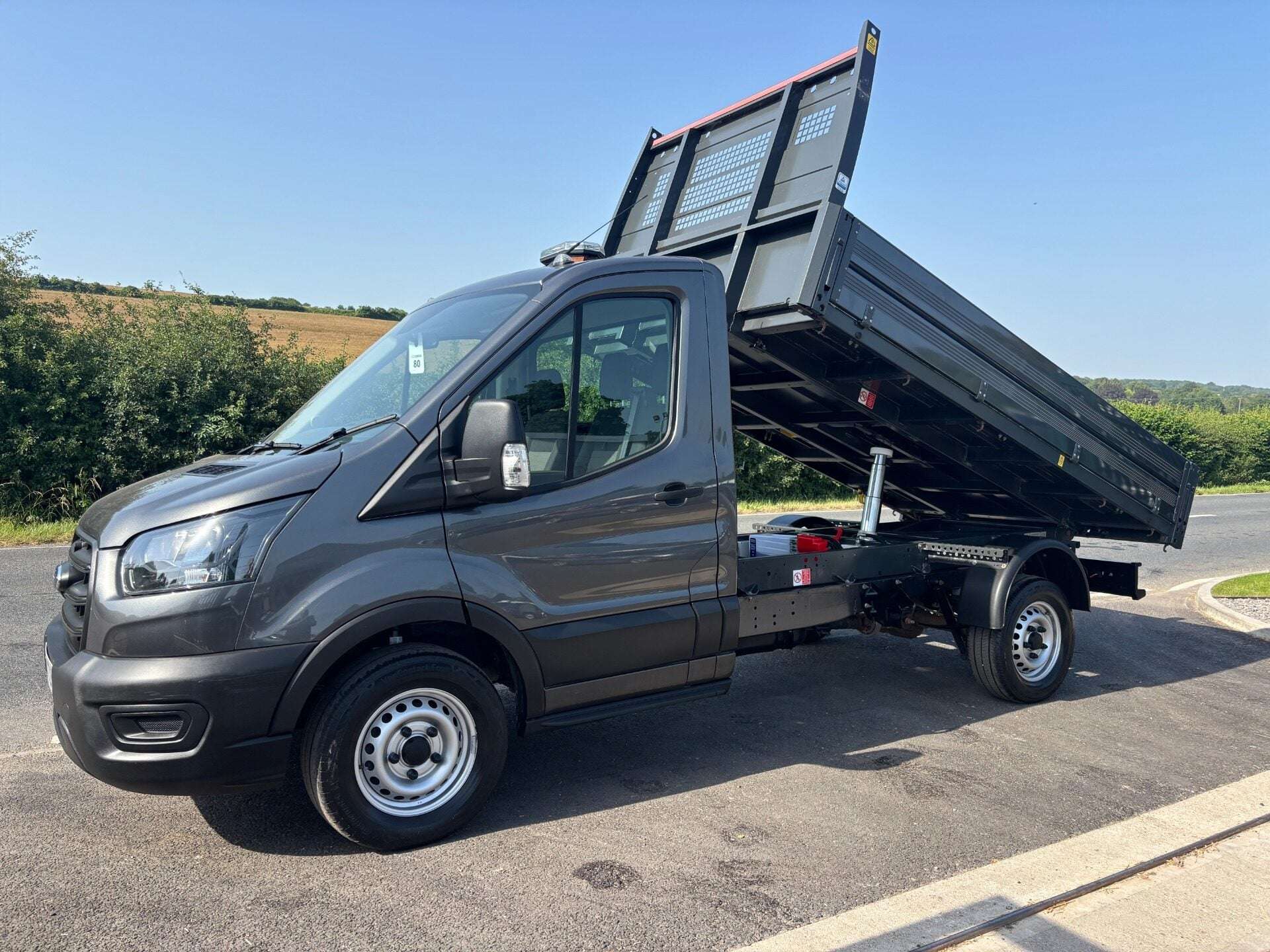 A 2024 FORD TRANSIT 350 Srw L2 130 ps Single Cab Tipper - Air Con A 2024 FORD TRANSIT 350 Srw L2 130 ps Single Cab Tipper - Air Con