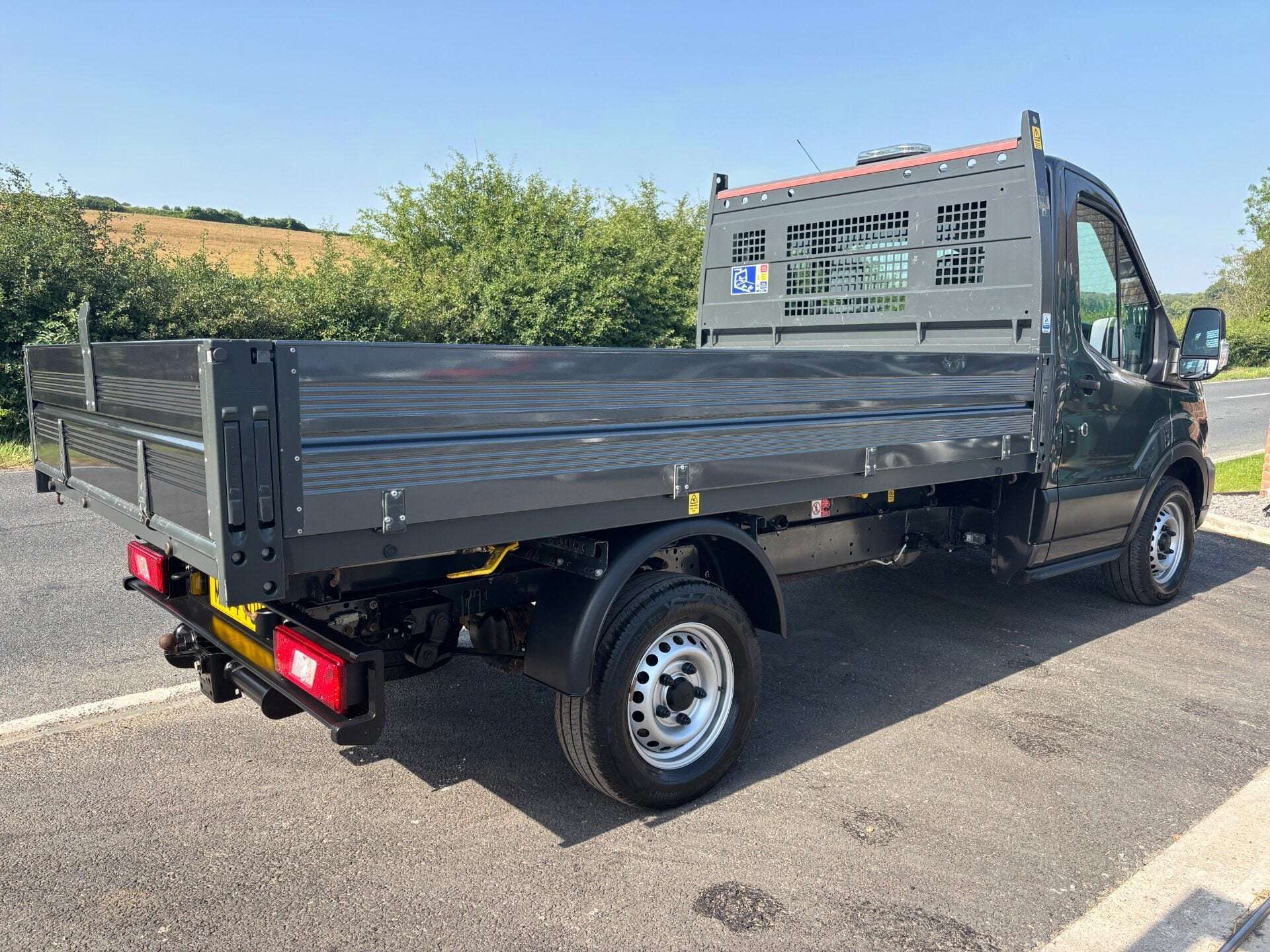 A 2024 FORD TRANSIT 350 Srw L2 130 ps Single Cab Tipper - Air Con A 2024 FORD TRANSIT 350 Srw L2 130 ps Single Cab Tipper - Air Con