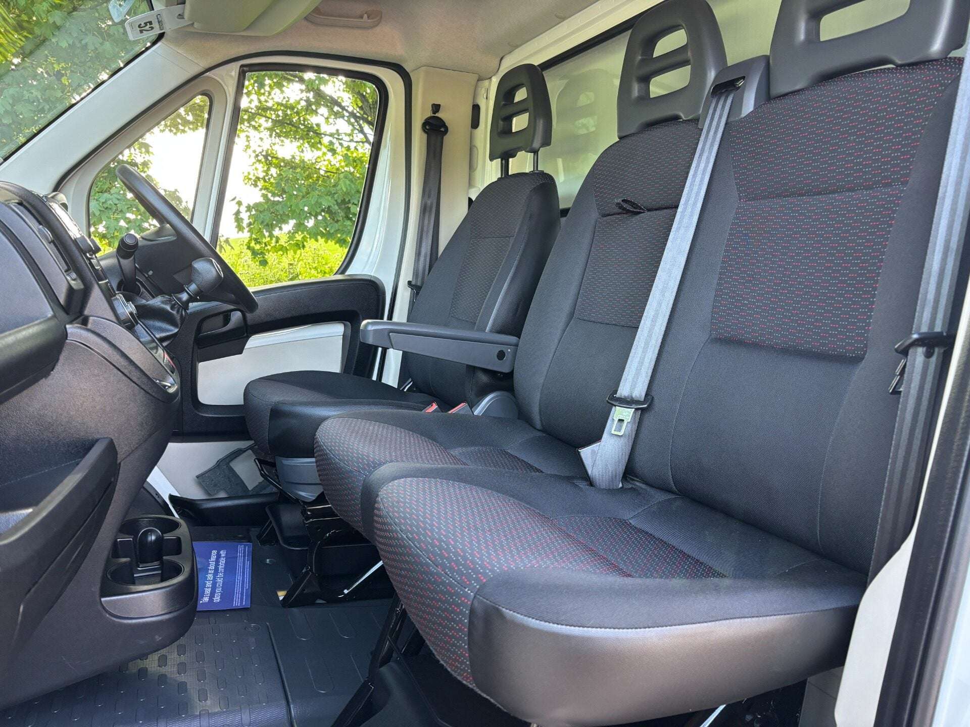 A 2016 CITROEN RELAY 35 L3 130ps Luton with Tail Lift - Air Con A 2016 CITROEN RELAY 35 L3 130ps Luton with Tail Lift - Air Con