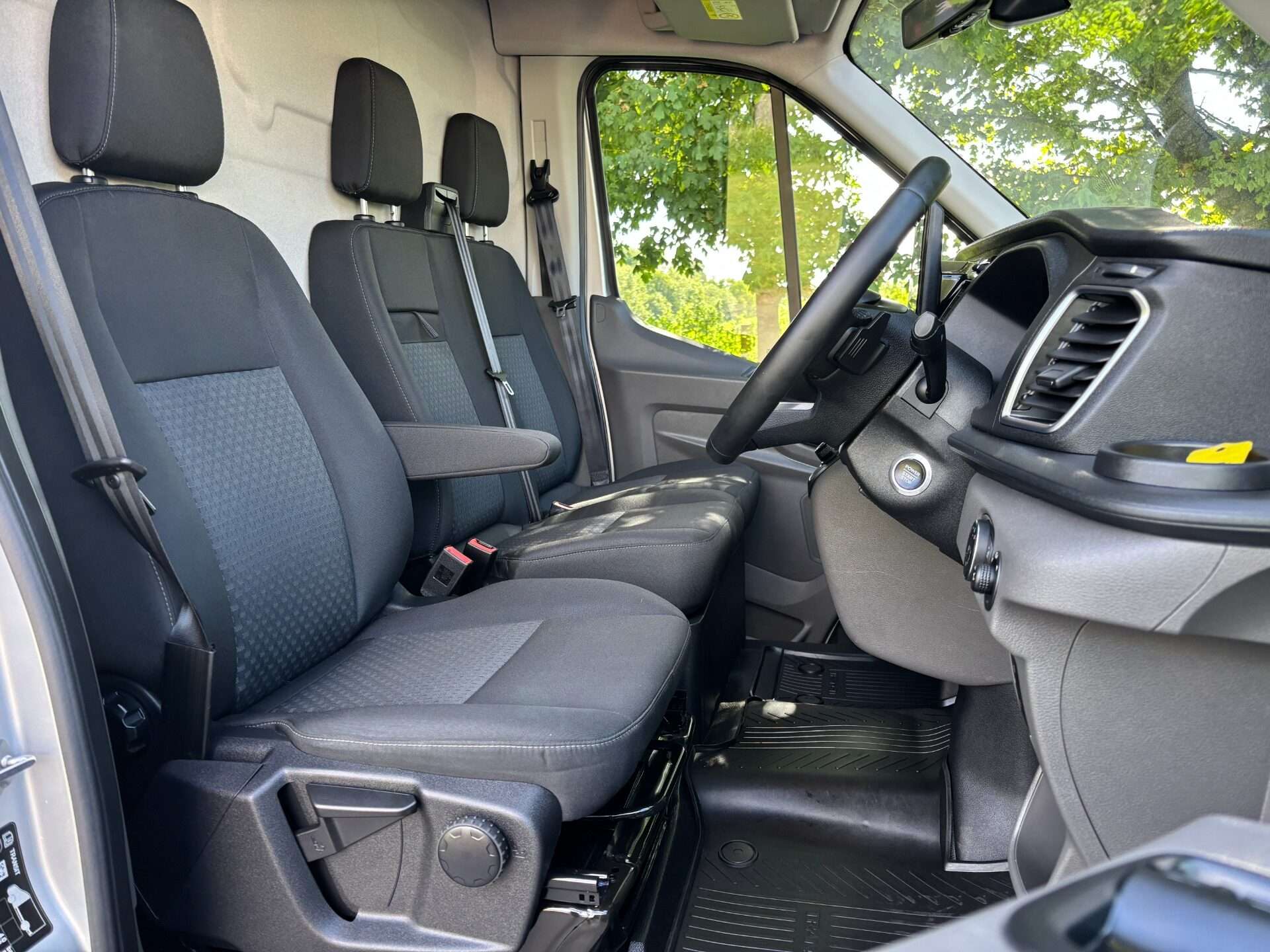 A 2025 FORD TRANSIT 350 L3 H3 Limited 130 ps Automatic Panel Van - 360 Cameras / Sat Nav A 2025 FORD TRANSIT 350 L3 H3 Limited 130 ps Automatic Panel Van - 360 Cameras / Sat Nav