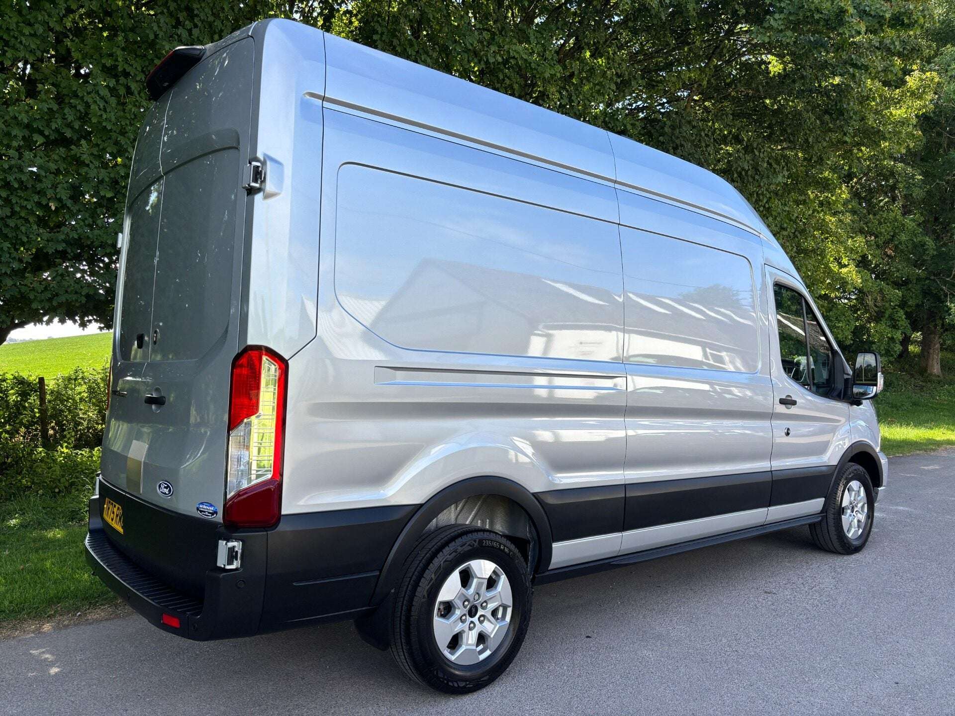 A 2025 FORD TRANSIT 350 L3 H3 Limited 130 ps Automatic Panel Van - 360 Cameras / Sat Nav A 2025 FORD TRANSIT 350 L3 H3 Limited 130 ps Automatic Panel Van - 360 Cameras / Sat Nav