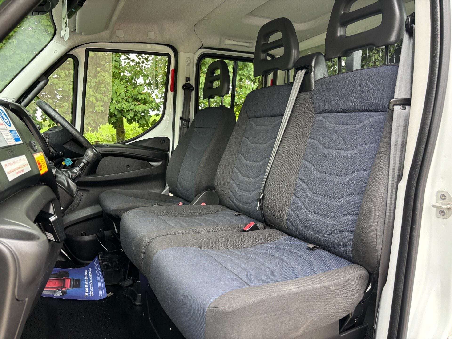 A 2020 IVECO DAILY 70C18D Double Cab Dropside with Hiab Crane - Air Con A 2020 IVECO DAILY 70C18D Double Cab Dropside with Hiab Crane - Air Con