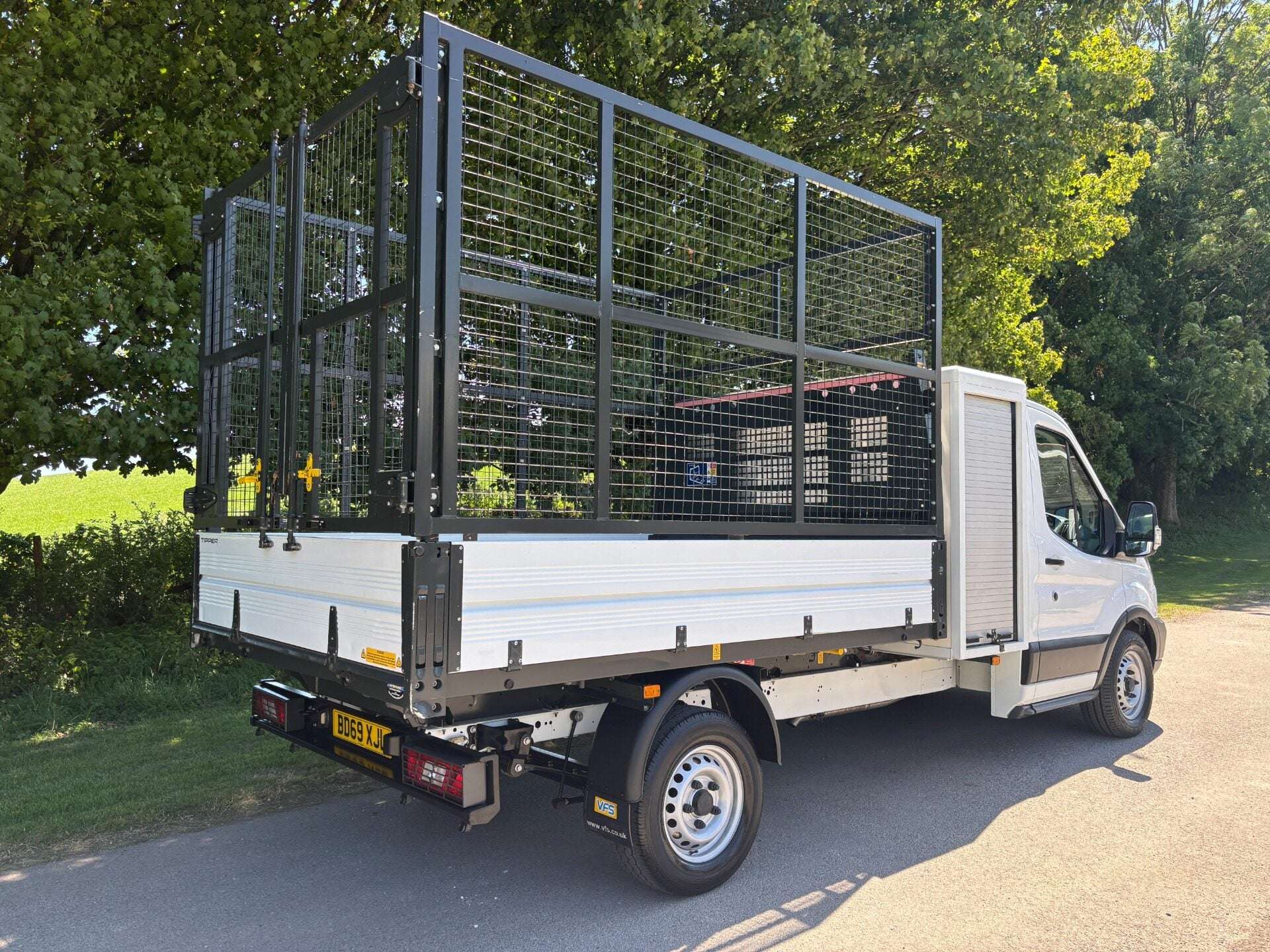 A 2019 FORD TRANSIT 350 Srw L3 130 ps Toolbox Cage Tipper A 2019 FORD TRANSIT 350 Srw L3 130 ps Toolbox Cage Tipper