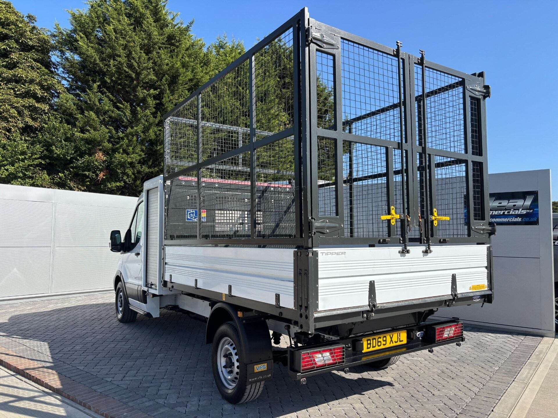 A 2019 FORD TRANSIT 350 Srw L3 130 ps Toolbox Cage Tipper A 2019 FORD TRANSIT 350 Srw L3 130 ps Toolbox Cage Tipper
