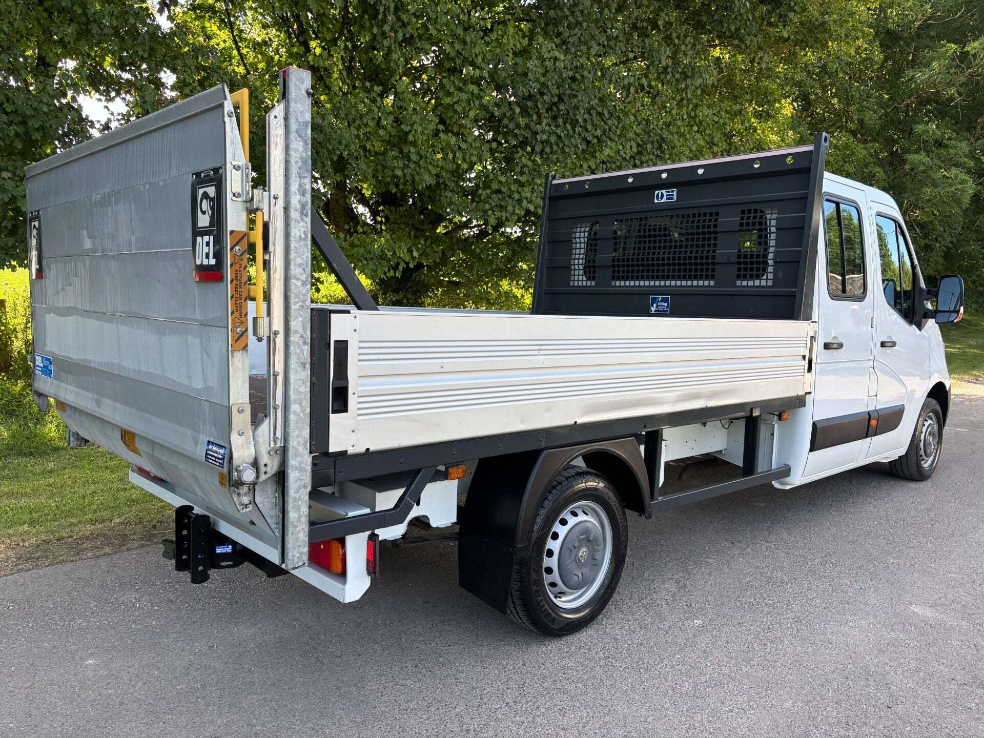 A 2016 VAUXHALL MOVANO F3500 L3 H1 125 ps Cdti Crew Cab Dropside with Tail Lift - Air Con A 2016 VAUXHALL MOVANO F3500 L3 H1 125 ps Cdti Crew Cab Dropside with Tail Lift - Air Con