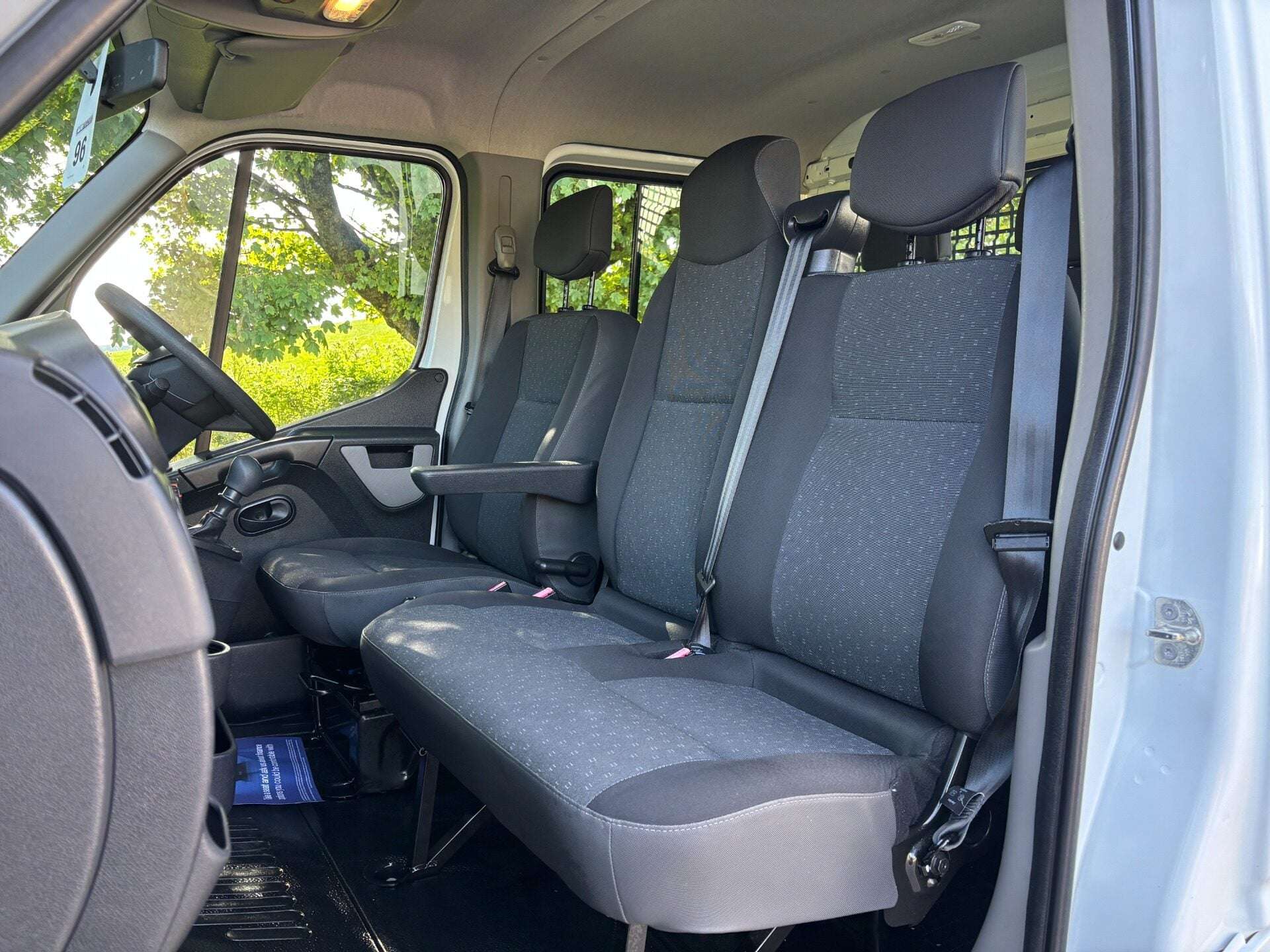 A 2016 VAUXHALL MOVANO F3500 L3 H1 125 ps Cdti Crew Cab Dropside with Tail Lift - Air Con A 2016 VAUXHALL MOVANO F3500 L3 H1 125 ps Cdti Crew Cab Dropside with Tail Lift - Air Con