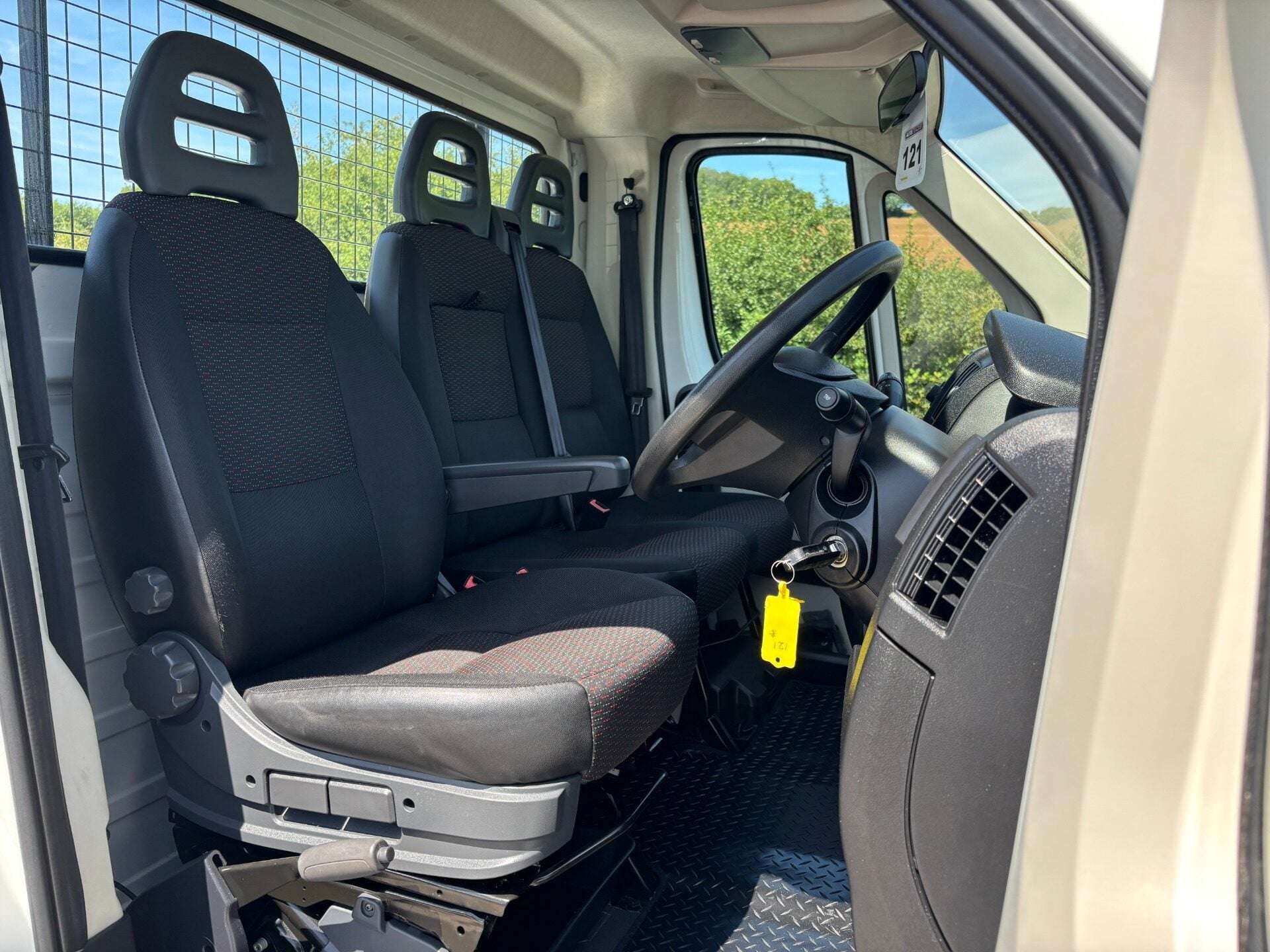 A 2016 CITROEN RELAY 35 L2 Single Cab Tipper - Air Con / New Body A 2016 CITROEN RELAY 35 L2 Single Cab Tipper - Air Con / New Body