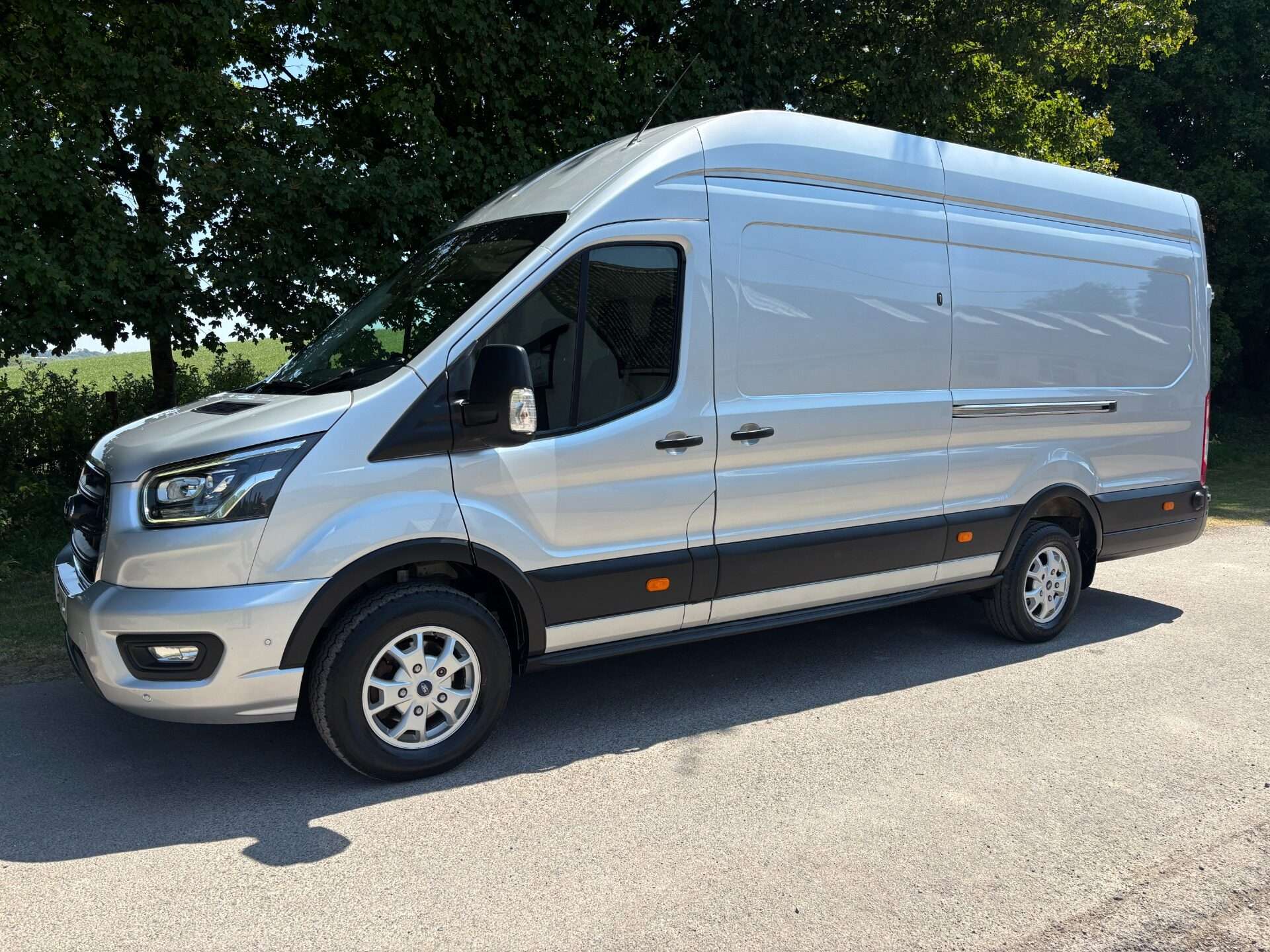 A 2021 FORD TRANSIT 350 L4 H3 185ps Limited Panel Van - No VAT A 2021 FORD TRANSIT 350 L4 H3 185ps Limited Panel Van - No VAT