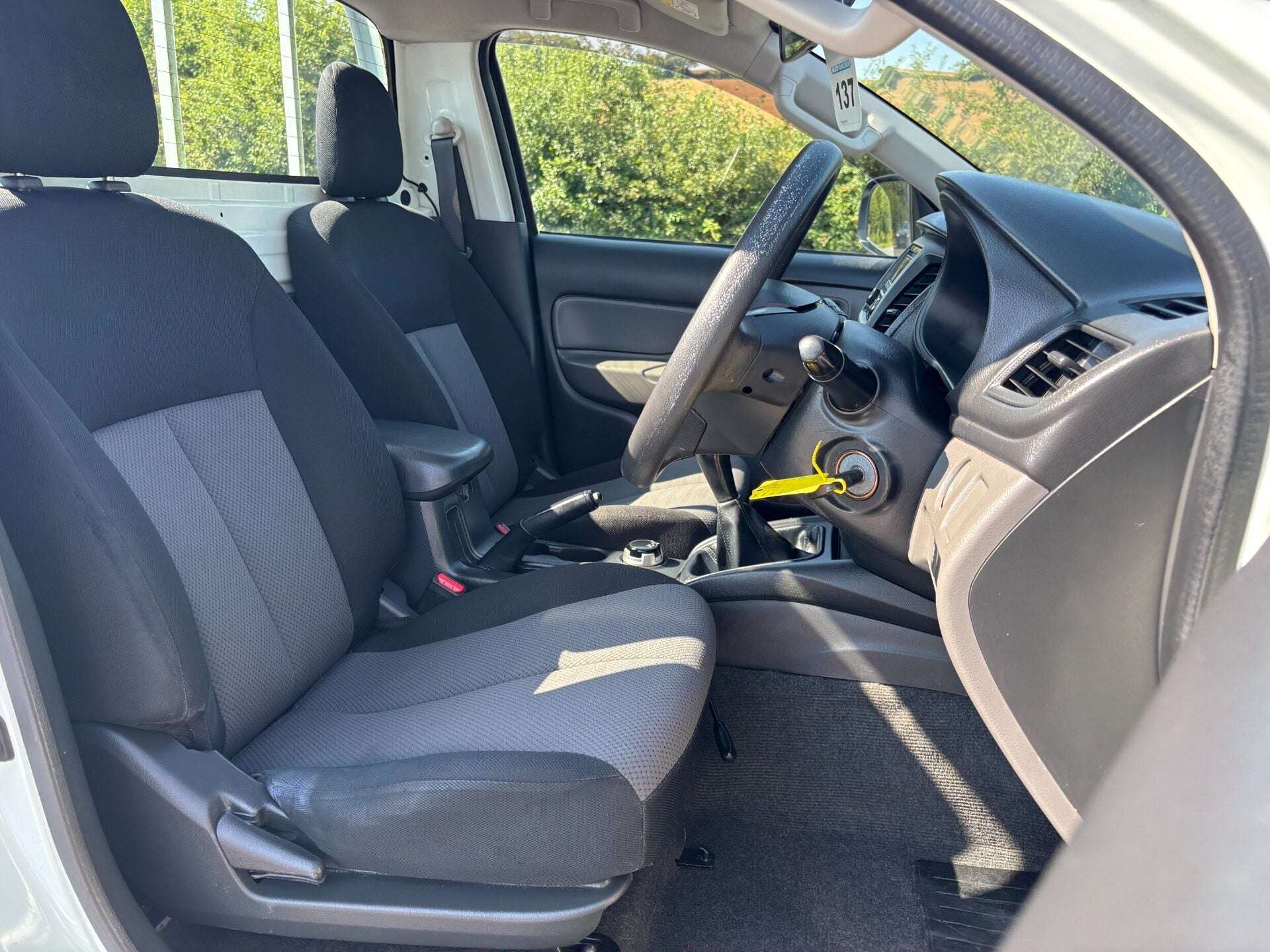 A 2019 MITSUBISHI L200 DI-D 4WD 4Life Single Cab Pickup - Air Con A 2019 MITSUBISHI L200 DI-D 4WD 4Life Single Cab Pickup - Air Con