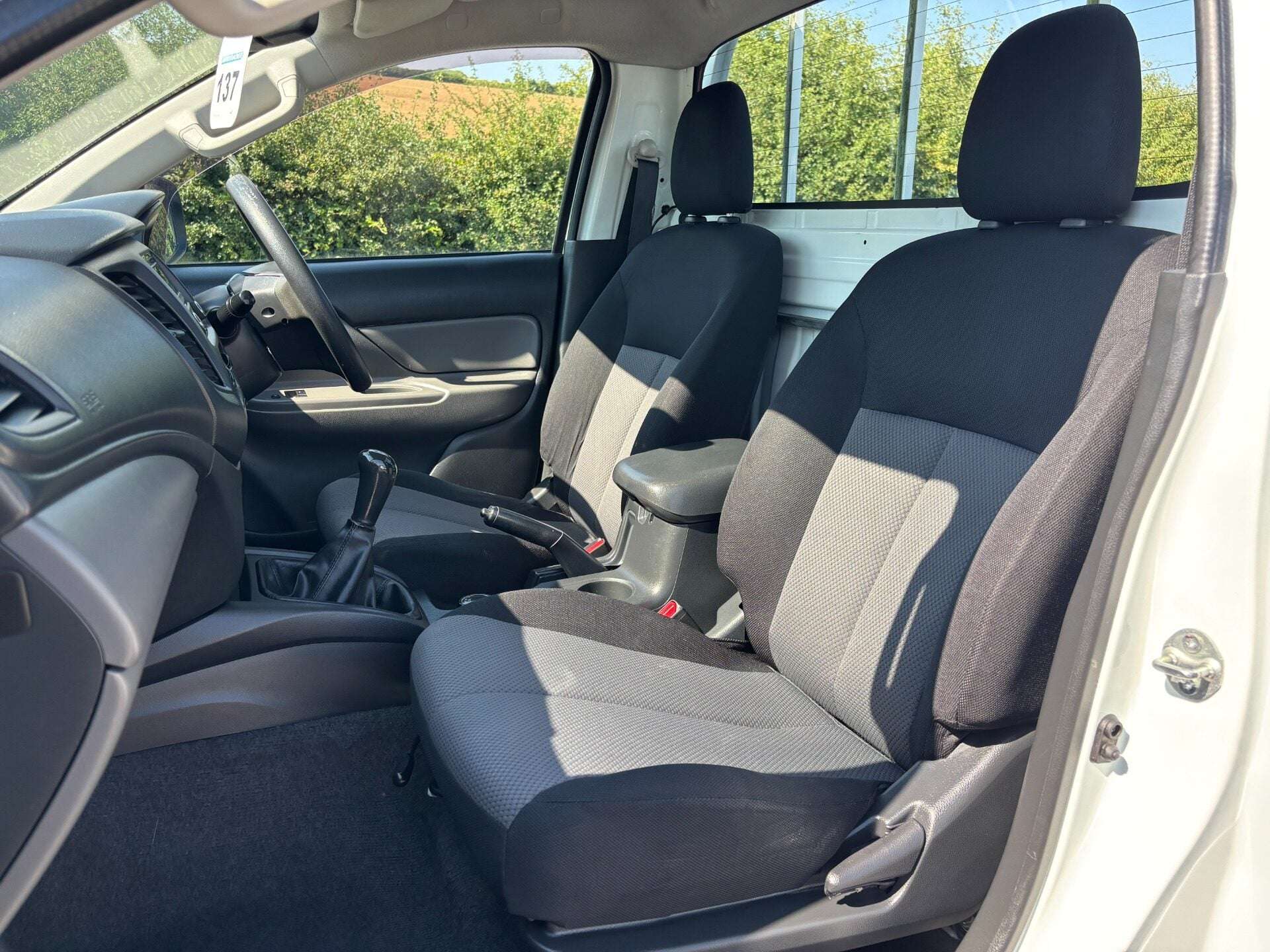 A 2019 MITSUBISHI L200 DI-D 4WD 4Life Single Cab Pickup - Air Con A 2019 MITSUBISHI L200 DI-D 4WD 4Life Single Cab Pickup - Air Con