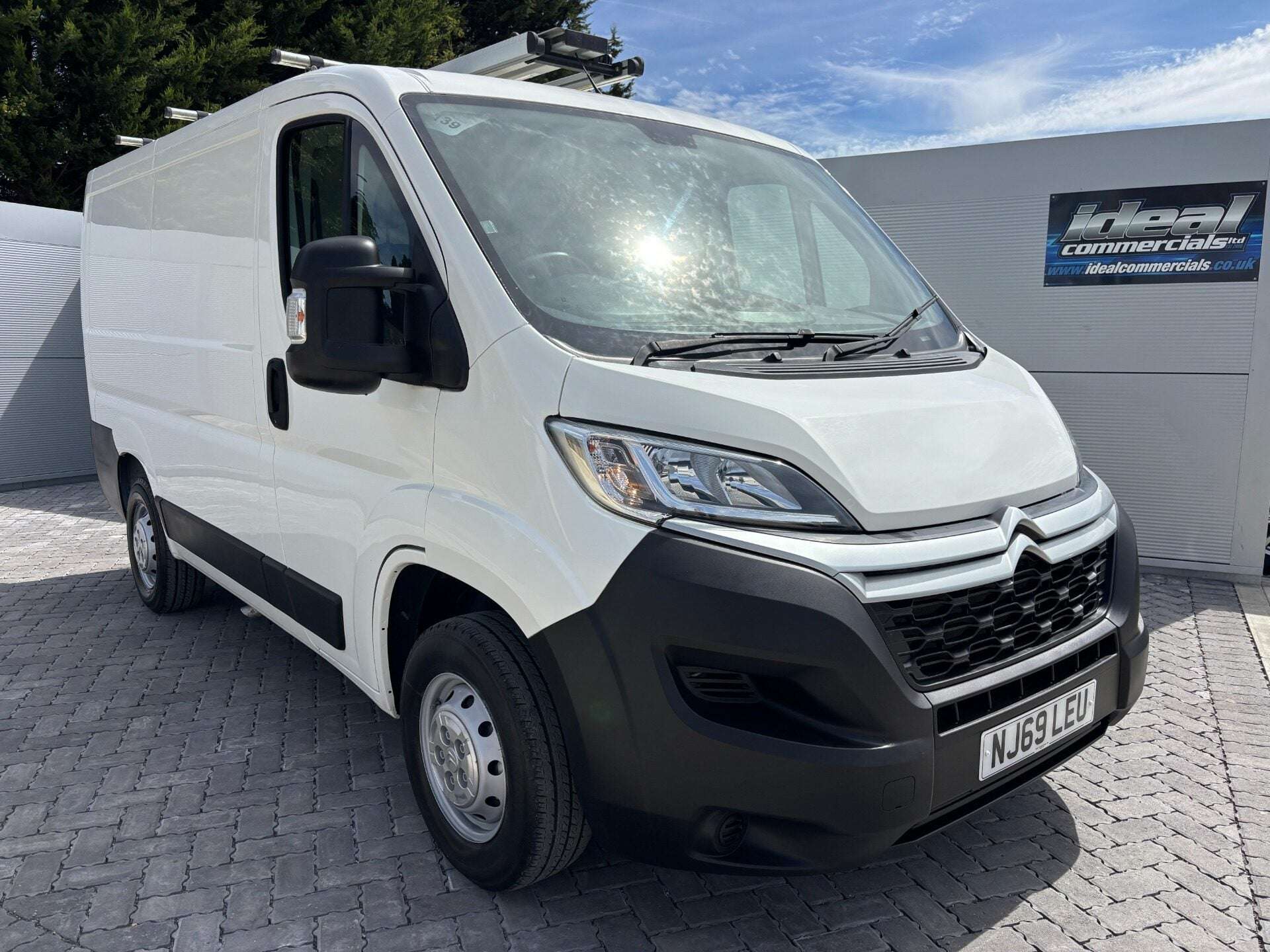 A 2020 CITROEN RELAY 33 L1H1 X 120 ps BlueHdi Panel Van - Racking & Invertor A 2020 CITROEN RELAY 33 L1H1 X 120 ps BlueHdi Panel Van - Racking & Invertor