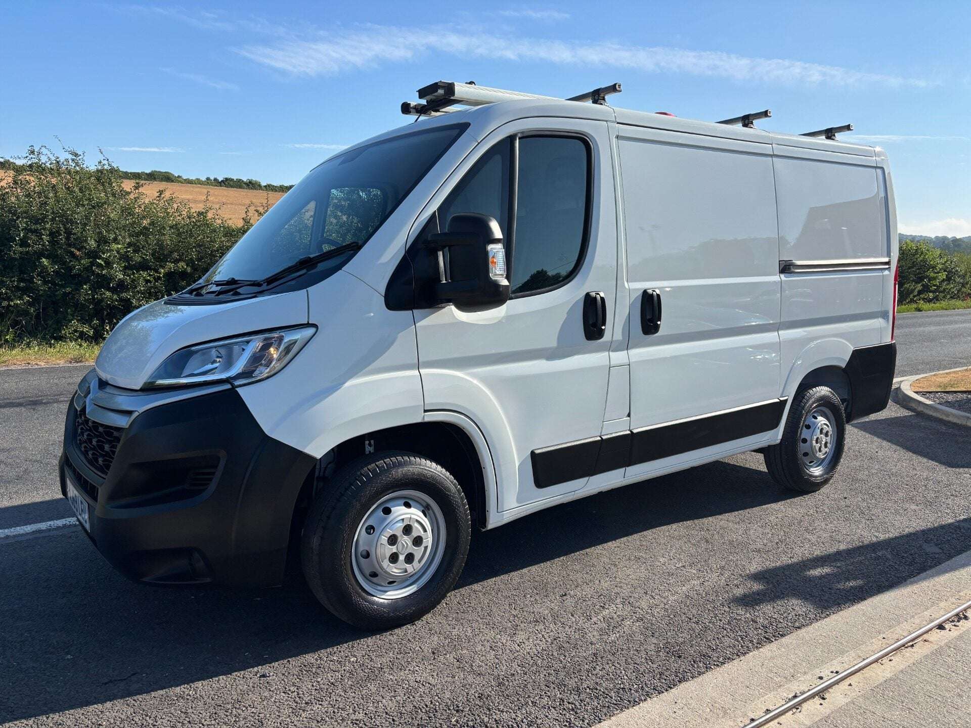 A 2020 CITROEN RELAY 33 L1H1 X 120 ps BlueHdi Panel Van - Racking & Invertor A 2020 CITROEN RELAY 33 L1H1 X 120 ps BlueHdi Panel Van - Racking & Invertor