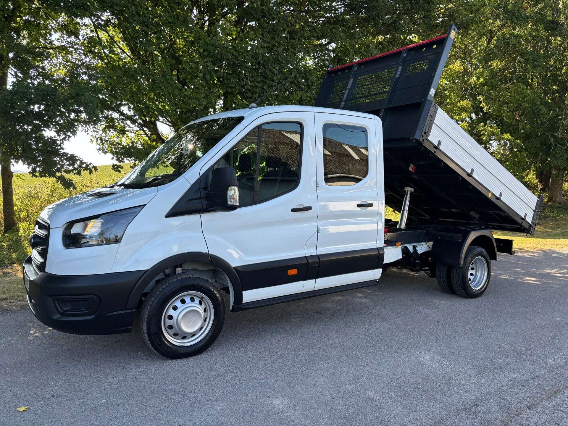 A 2022 FORD TRANSIT 350 Drw L3 130 ps Crew Cab Tipper - Air Conditioning A 2022 FORD TRANSIT 350 Drw L3 130 ps Crew Cab Tipper - Air Conditioning