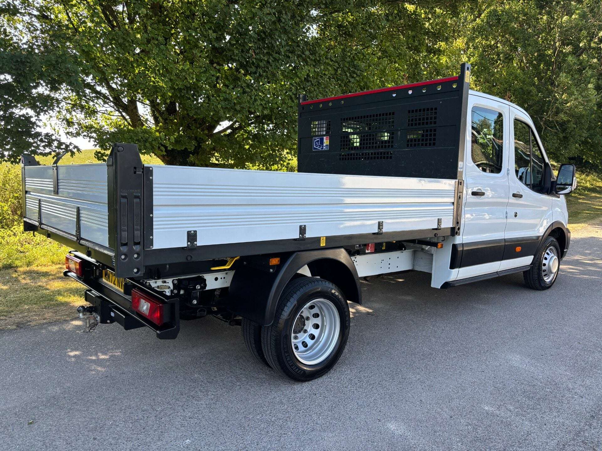 A 2022 FORD TRANSIT 350 Drw L3 130 ps Crew Cab Tipper - Air Conditioning A 2022 FORD TRANSIT 350 Drw L3 130 ps Crew Cab Tipper - Air Conditioning