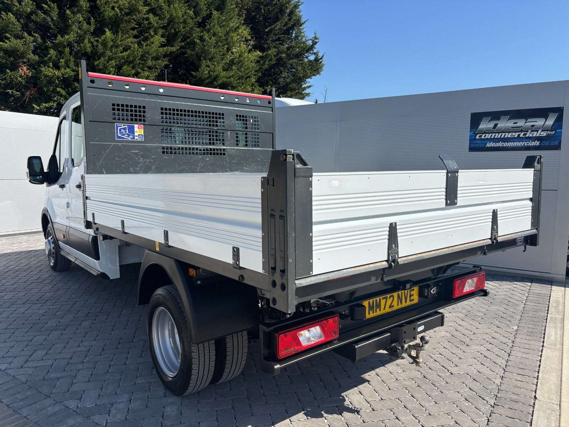 A 2022 FORD TRANSIT 350 Drw L3 130 ps Crew Cab Tipper - Air Conditioning A 2022 FORD TRANSIT 350 Drw L3 130 ps Crew Cab Tipper - Air Conditioning