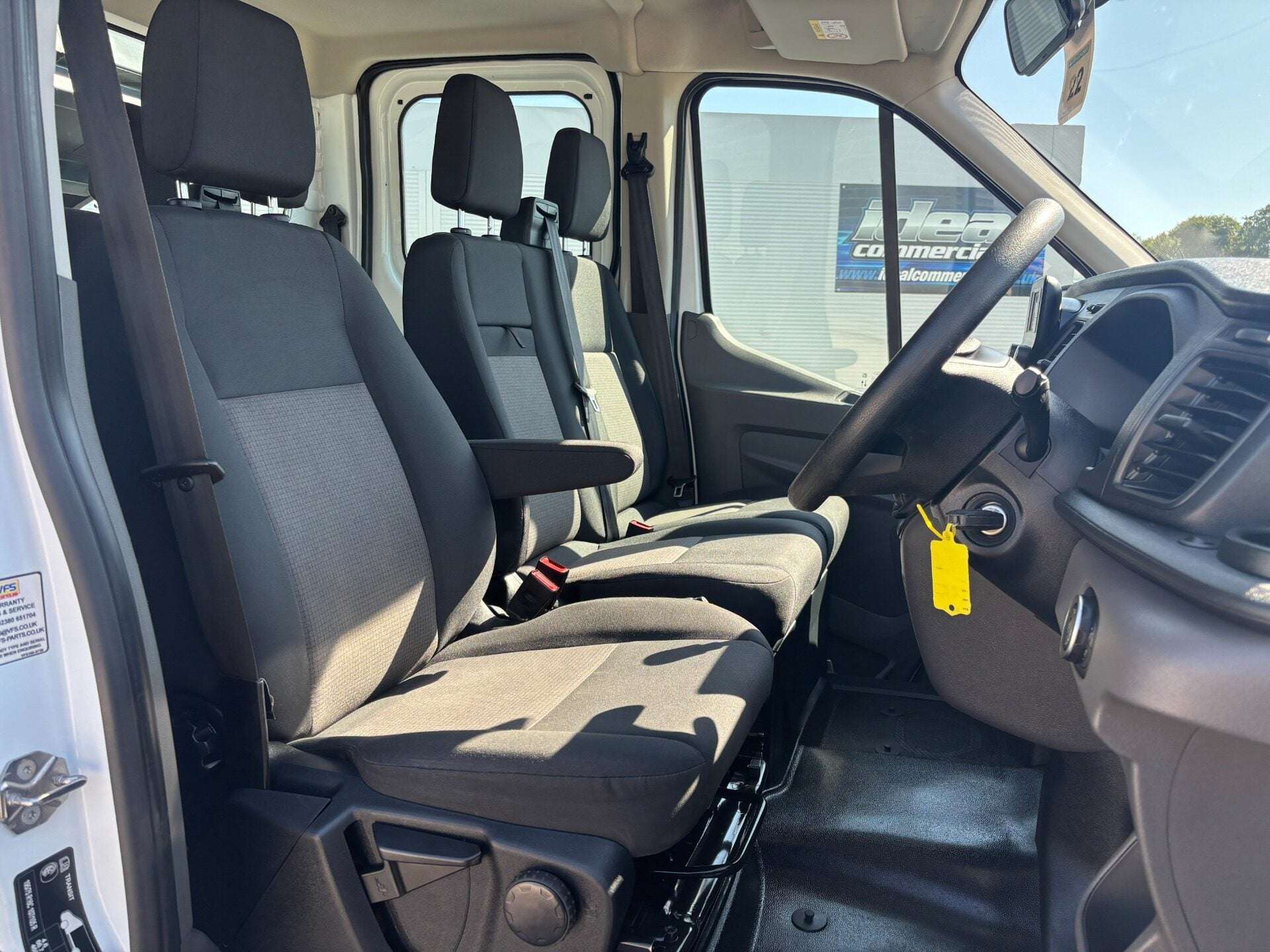 A 2022 FORD TRANSIT 350 Drw L3 130 ps Crew Cab Tipper - Air Conditioning A 2022 FORD TRANSIT 350 Drw L3 130 ps Crew Cab Tipper - Air Conditioning