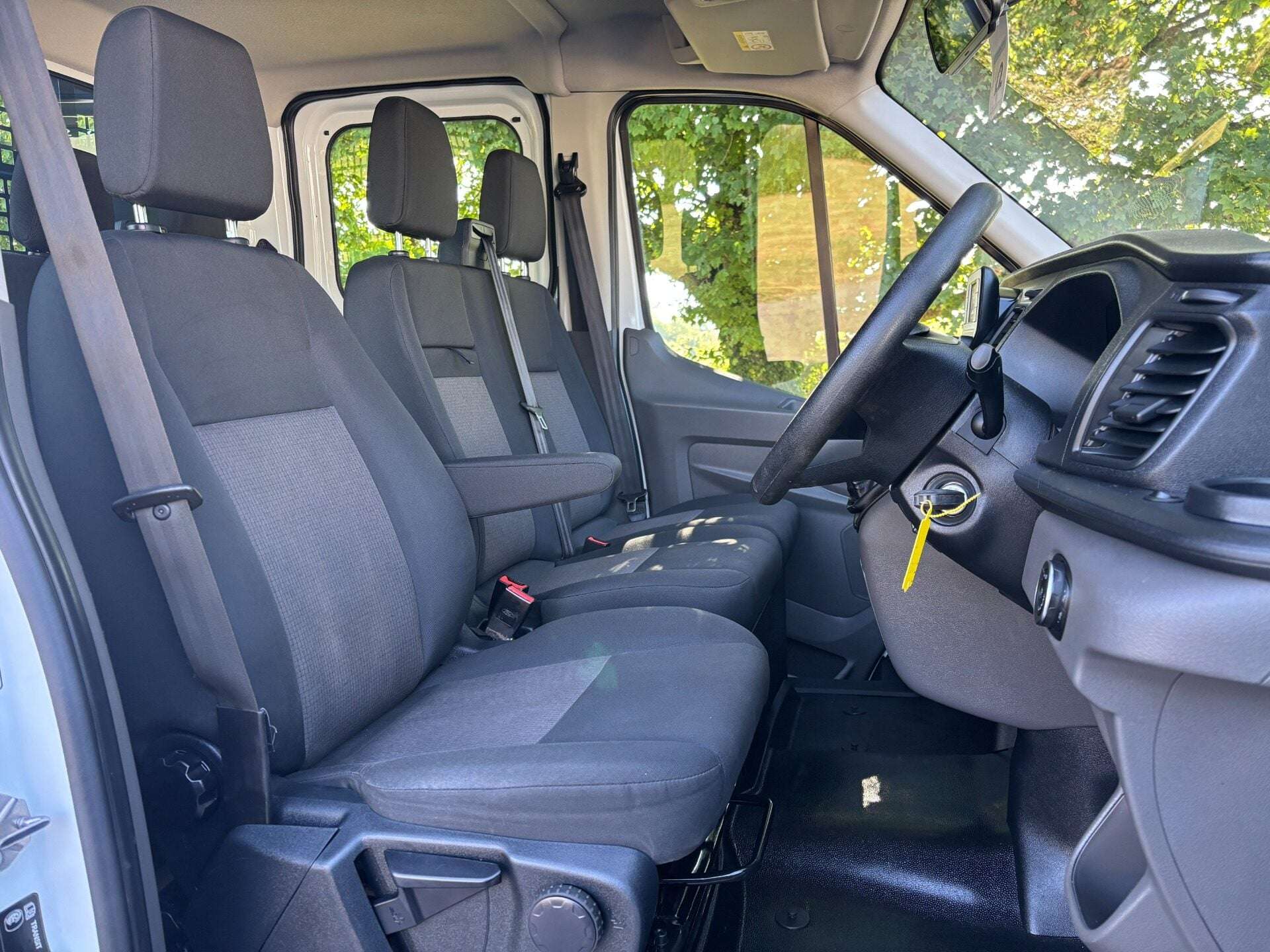 A 2022 FORD TRANSIT 350 Drw L3 130 ps Crew Cab Tipper - Air Conditioning A 2022 FORD TRANSIT 350 Drw L3 130 ps Crew Cab Tipper - Air Conditioning