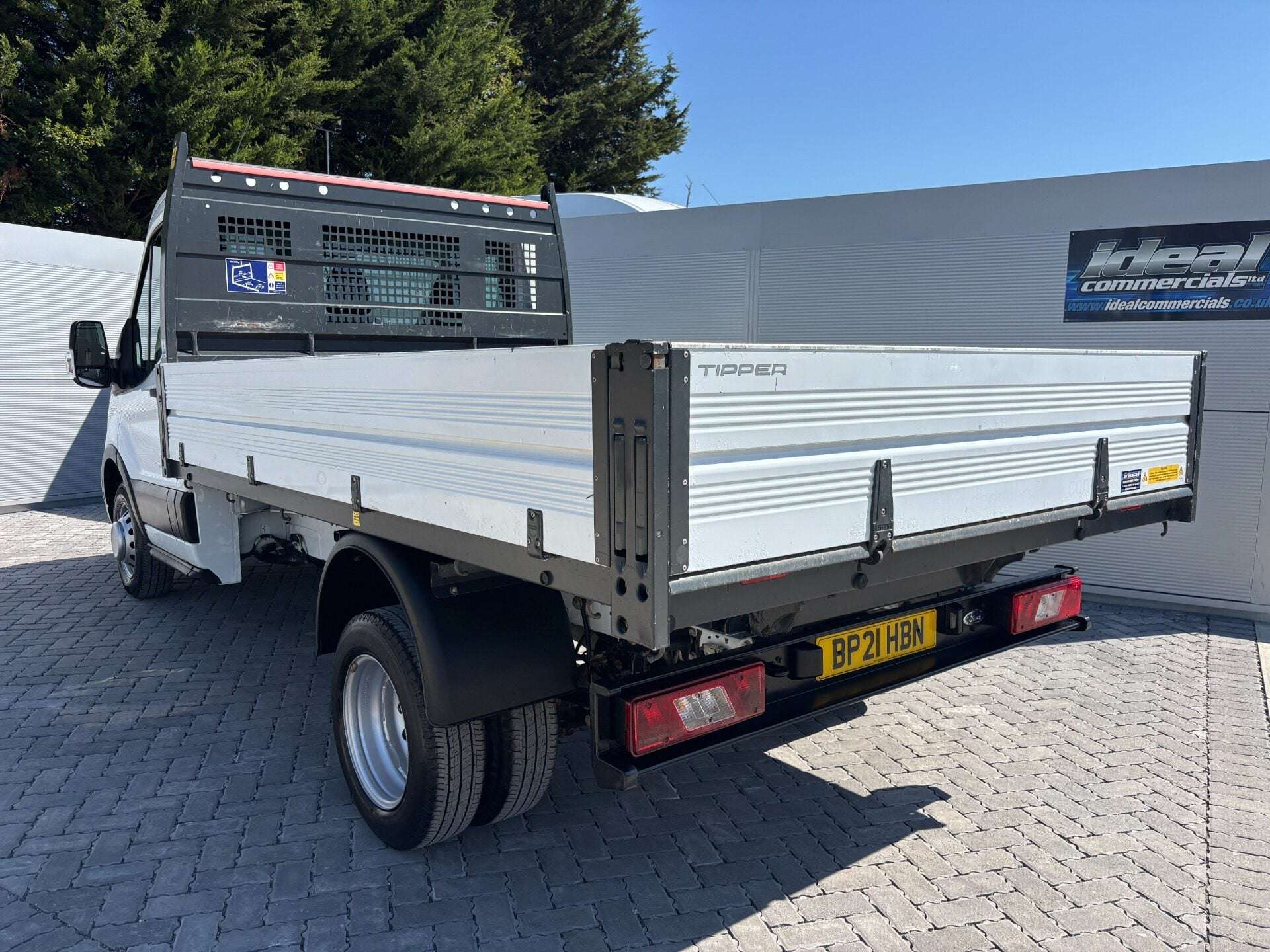 A 2021 FORD TRANSIT 350 Drw L2 130 ps Single Cab Tipper A 2021 FORD TRANSIT 350 Drw L2 130 ps Single Cab Tipper