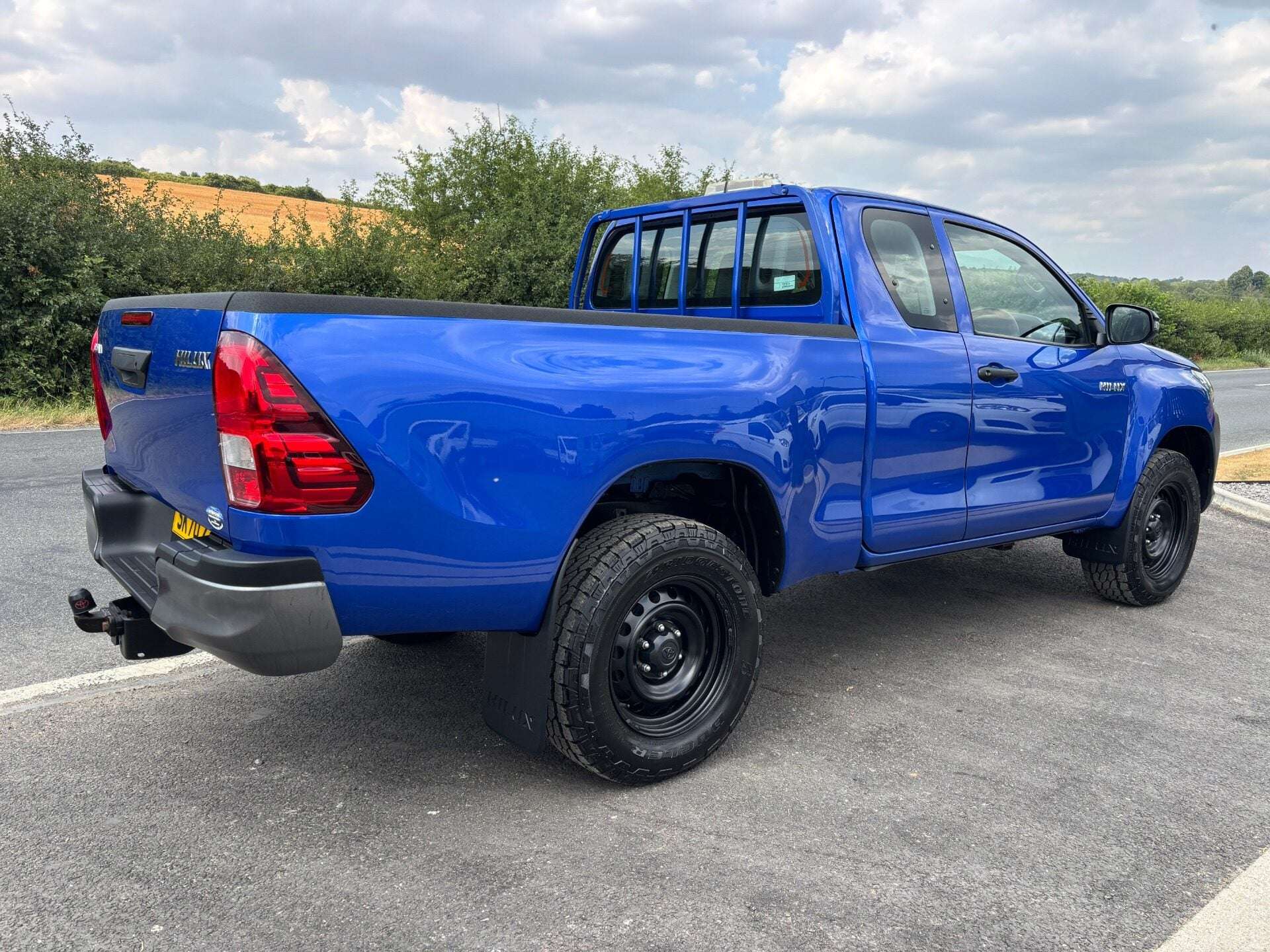 A 2020 TOYOTA HILUX Active 4WD D-4D ECB Pickup A 2020 TOYOTA HILUX Active 4WD D-4D ECB Pickup