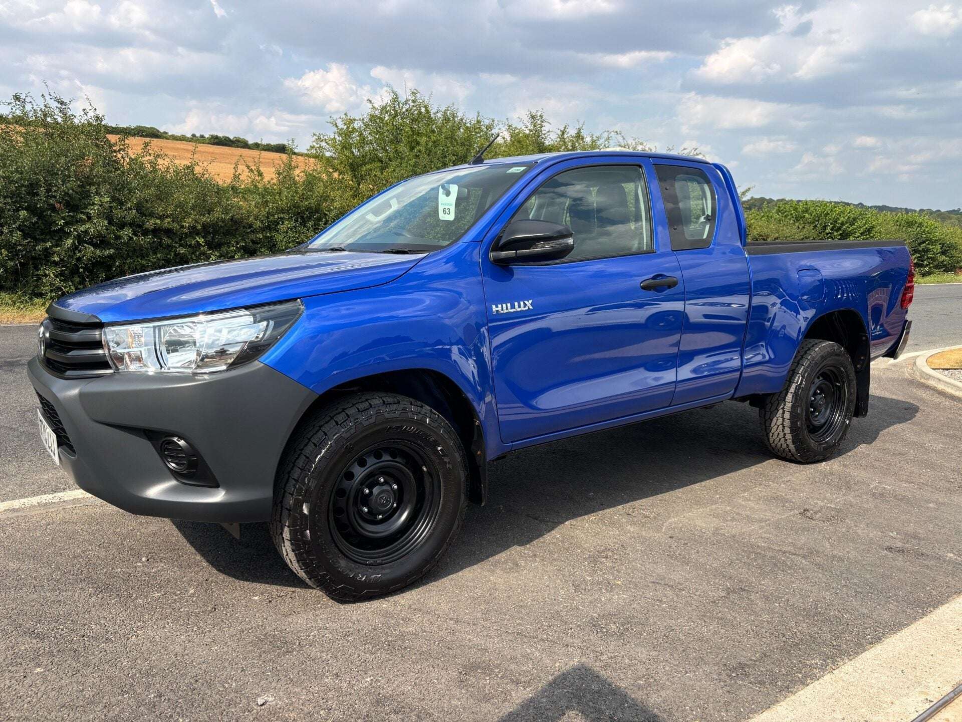 A 2020 TOYOTA HILUX Active 4WD D-4D ECB Pickup A 2020 TOYOTA HILUX Active 4WD D-4D ECB Pickup