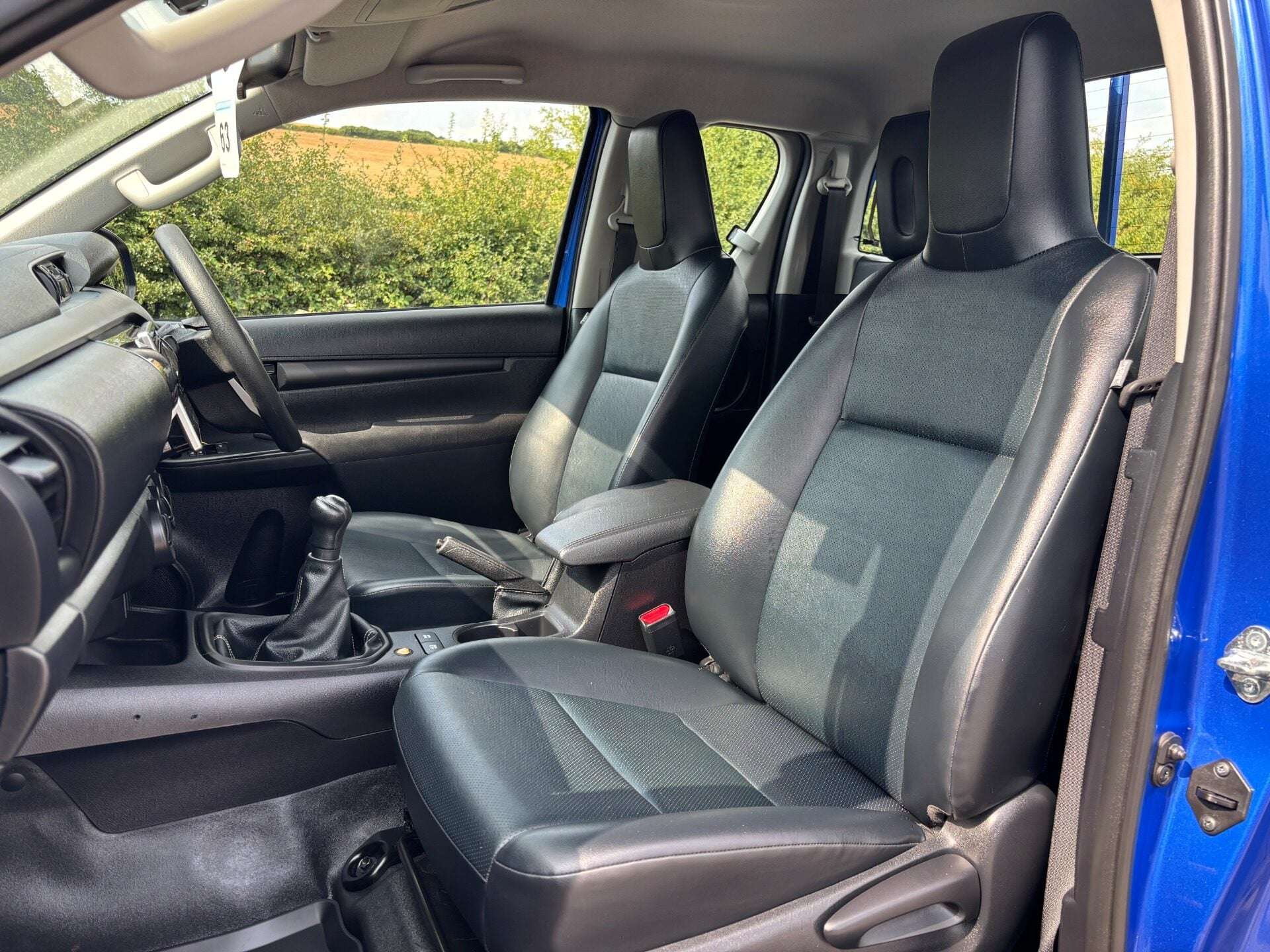 A 2020 TOYOTA HILUX Active 4WD D-4D ECB Pickup A 2020 TOYOTA HILUX Active 4WD D-4D ECB Pickup