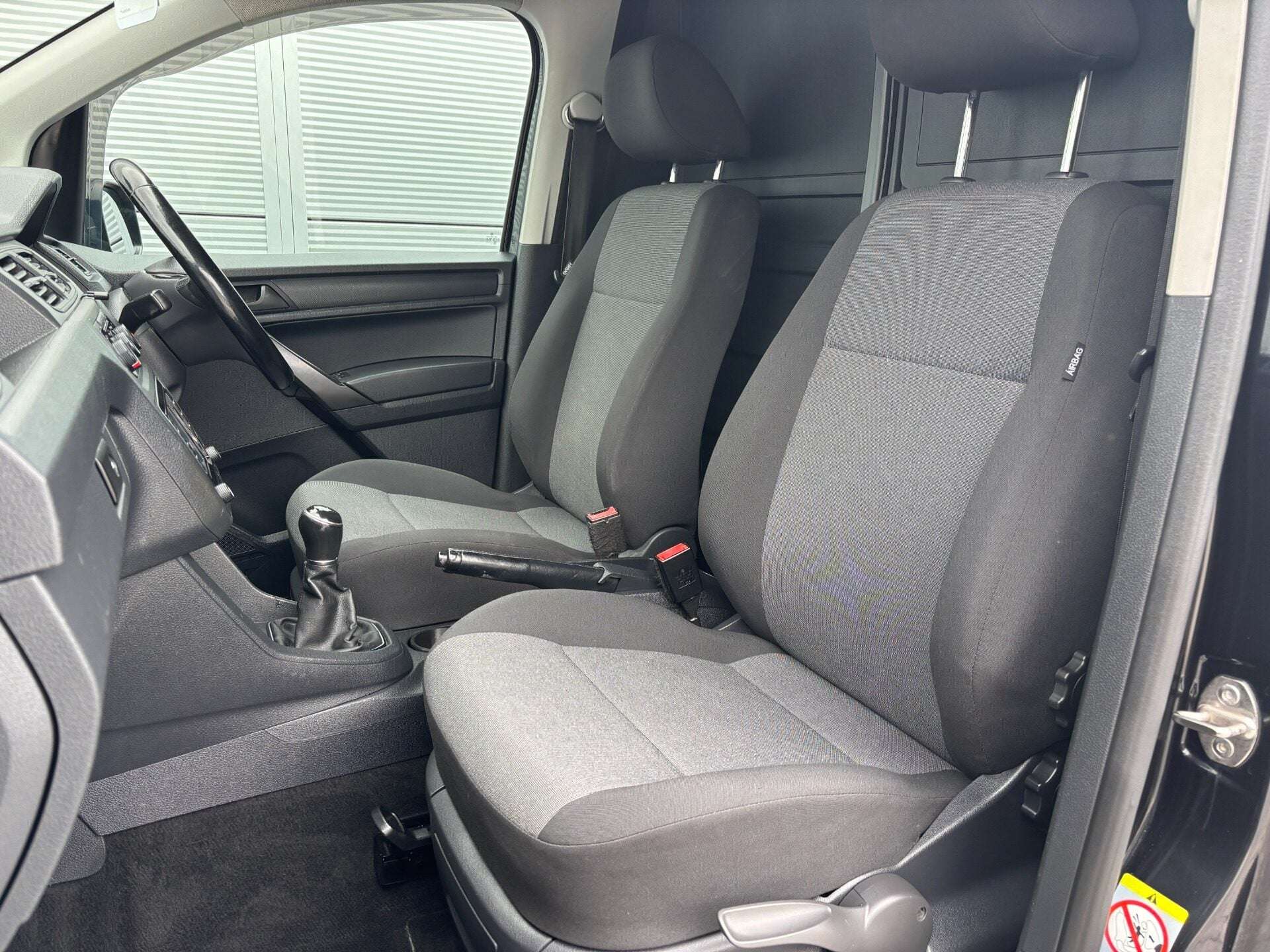 A 2017 VOLKSWAGEN CADDY C20 Tdi Black Edition A 2017 VOLKSWAGEN CADDY C20 Tdi Black Edition