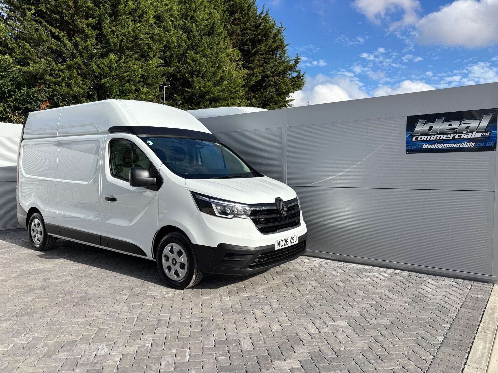 A 2026 RENAULT TRAFIC LH30 Advance 150ps dCi Panel Van A 2026 RENAULT TRAFIC LH30 Advance 150ps dCi Panel Van