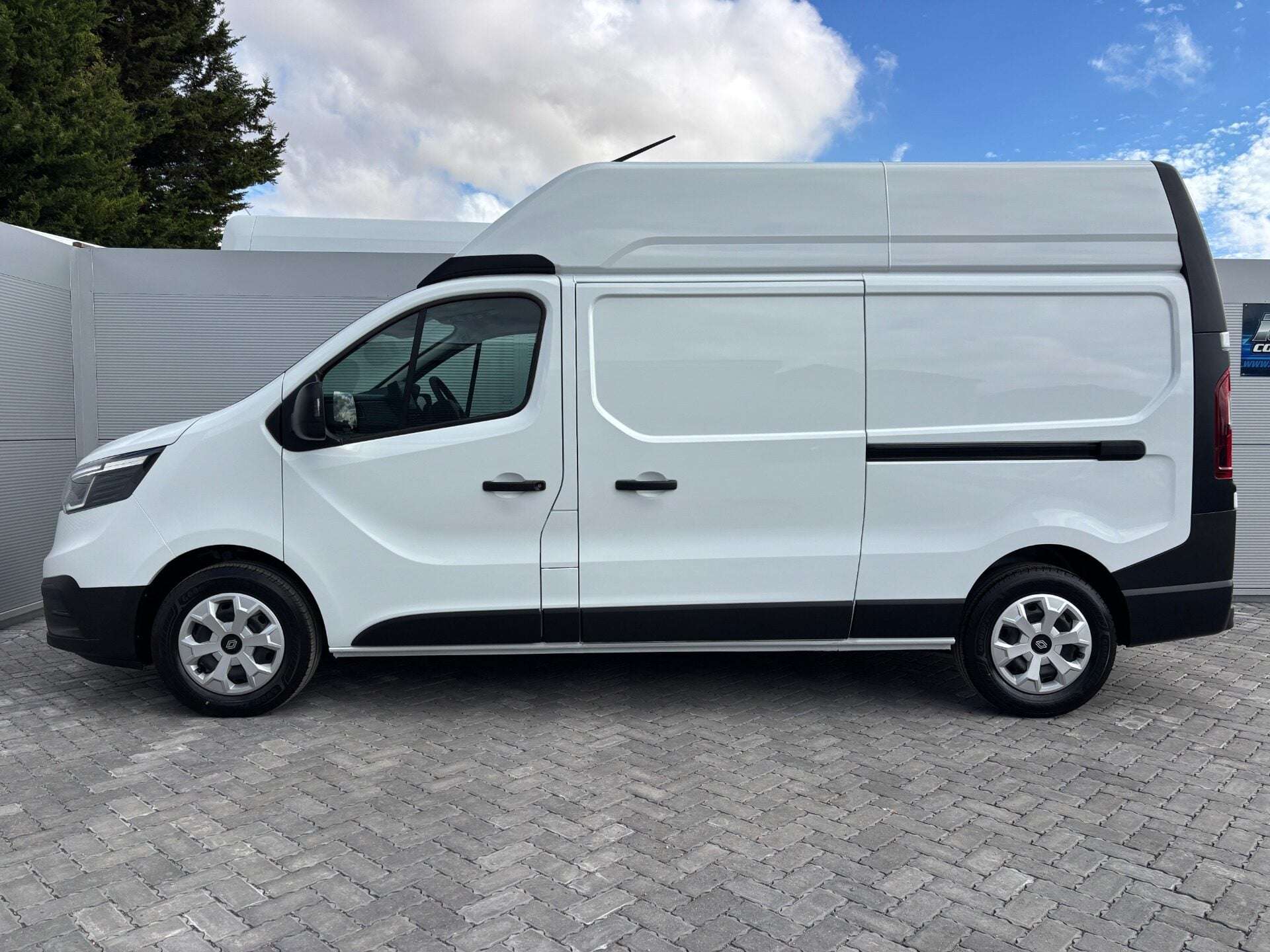 2026 RENAULT TRAFIC 2026 RENAULT TRAFIC