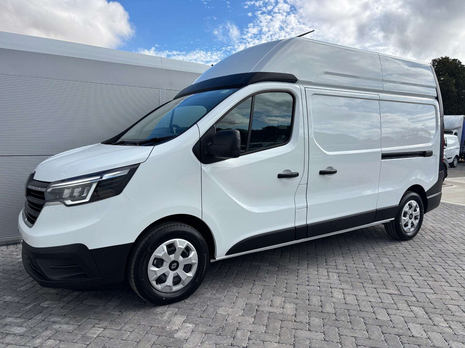 A 2026 RENAULT TRAFIC LH30 Advance 150ps dCi Panel Van A 2026 RENAULT TRAFIC LH30 Advance 150ps dCi Panel Van