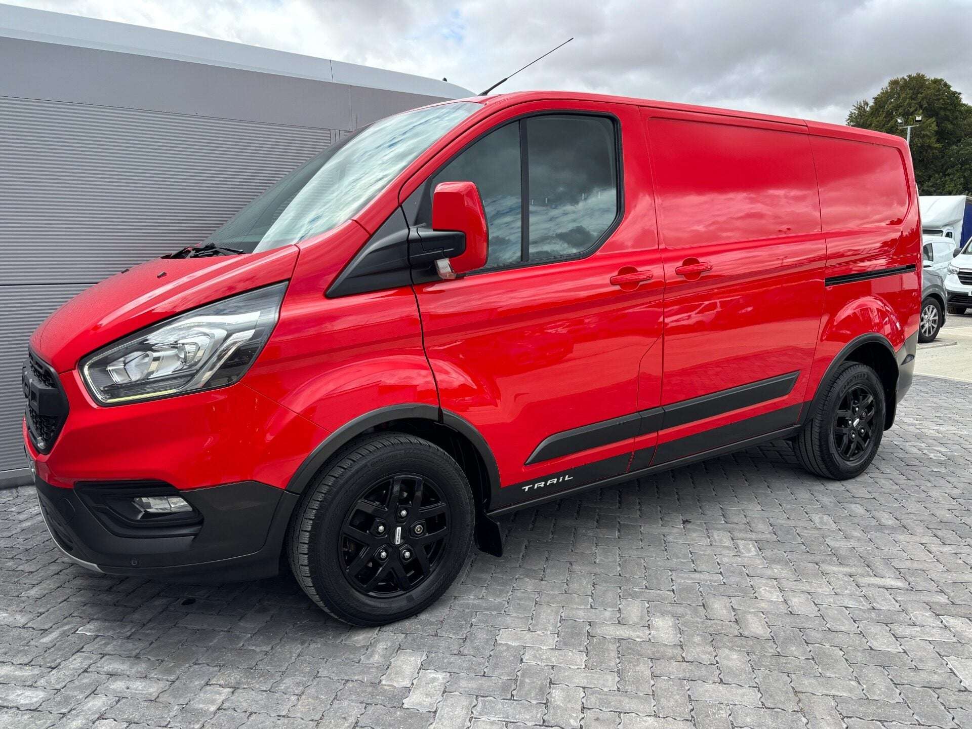 A 2021 FORD TRANSIT CUSTOM 300 L1 Trail 130ps Panel Van - No VAT A 2021 FORD TRANSIT CUSTOM 300 L1 Trail 130ps Panel Van - No VAT