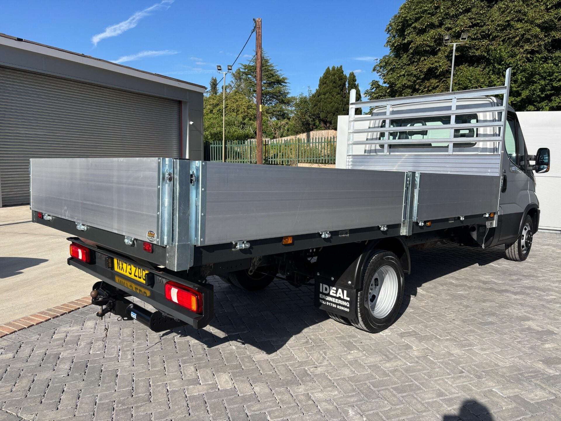 A 2023 IVECO DAILY 35C18 3750WB Business Hi-Matic Dropside A 2023 IVECO DAILY 35C18 3750WB Business Hi-Matic Dropside