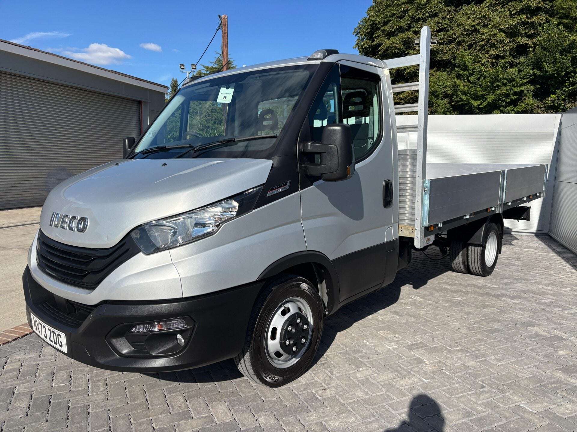 A 2023 IVECO DAILY 35C18 3750WB Business Hi-Matic Dropside A 2023 IVECO DAILY 35C18 3750WB Business Hi-Matic Dropside