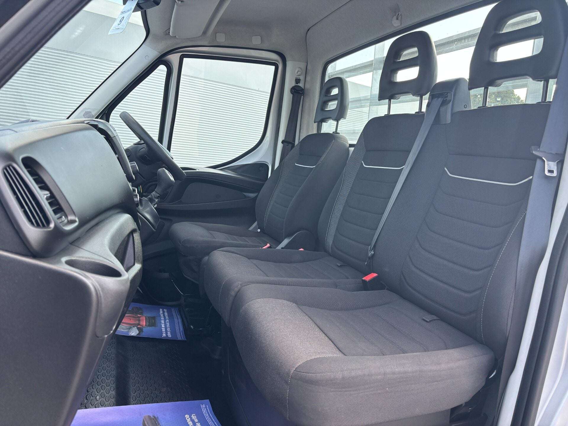 A 2023 IVECO DAILY 35C18 3750WB Business Hi-Matic Dropside A 2023 IVECO DAILY 35C18 3750WB Business Hi-Matic Dropside