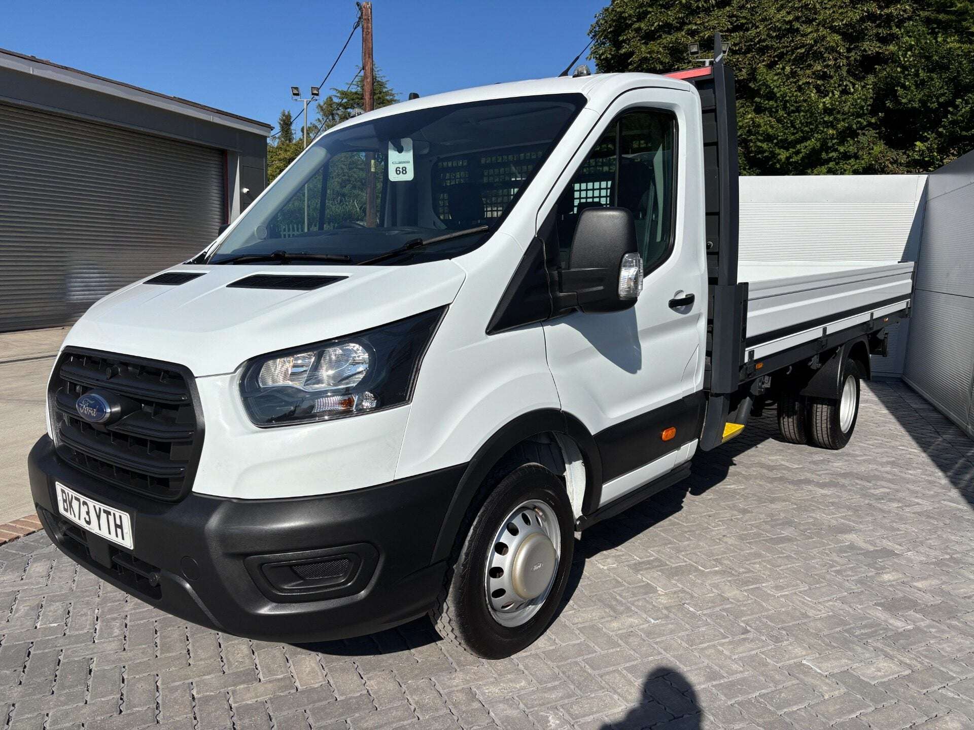 A 2023 FORD TRANSIT 350 Drw L4 130 ps Dropside Truck A 2023 FORD TRANSIT 350 Drw L4 130 ps Dropside Truck