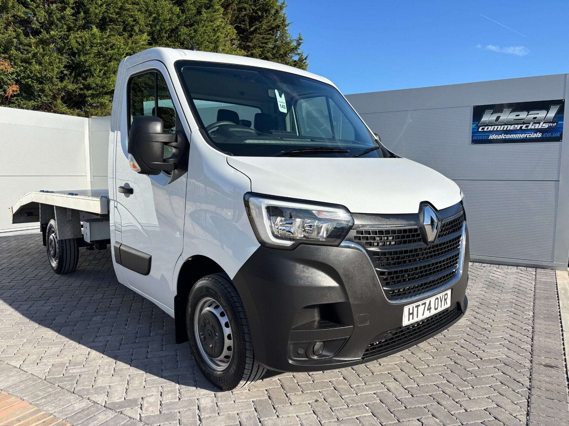 A 2024 RENAULT MASTER ML35 Business - Car Transporter / Flatbed - Delivery Miles A 2024 RENAULT MASTER ML35 Business - Car Transporter / Flatbed - Delivery Miles