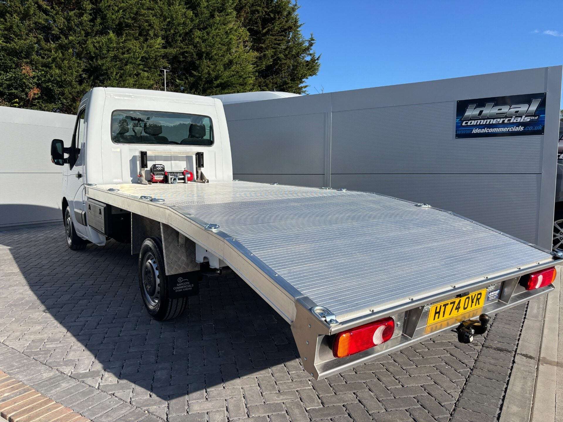 A 2024 RENAULT MASTER ML35 Business - Car Transporter / Flatbed - Delivery Miles A 2024 RENAULT MASTER ML35 Business - Car Transporter / Flatbed - Delivery Miles