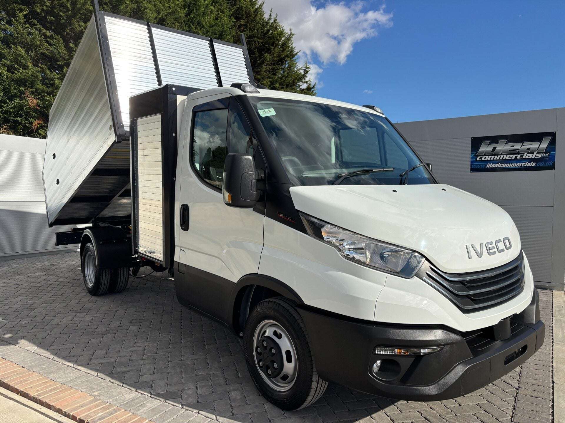 A 2026 IVECO DAILY 35C18H 3750WB Arborous Toolbox Tipper - Comfort Pack A 2026 IVECO DAILY 35C18H 3750WB Arborous Toolbox Tipper - Comfort Pack